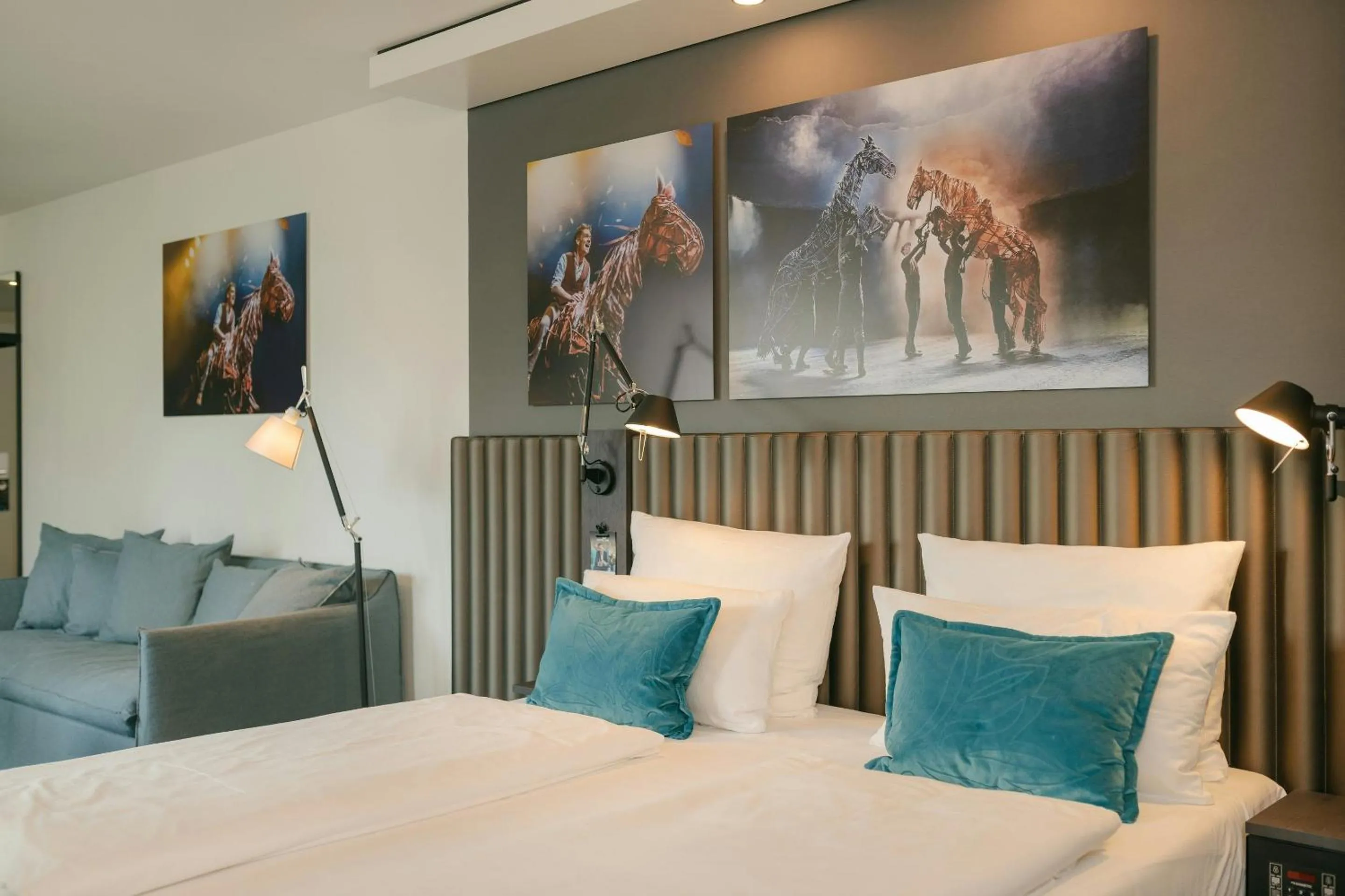 Photo of the whole room, Bed in Motel One Berlin-Ku'Damm