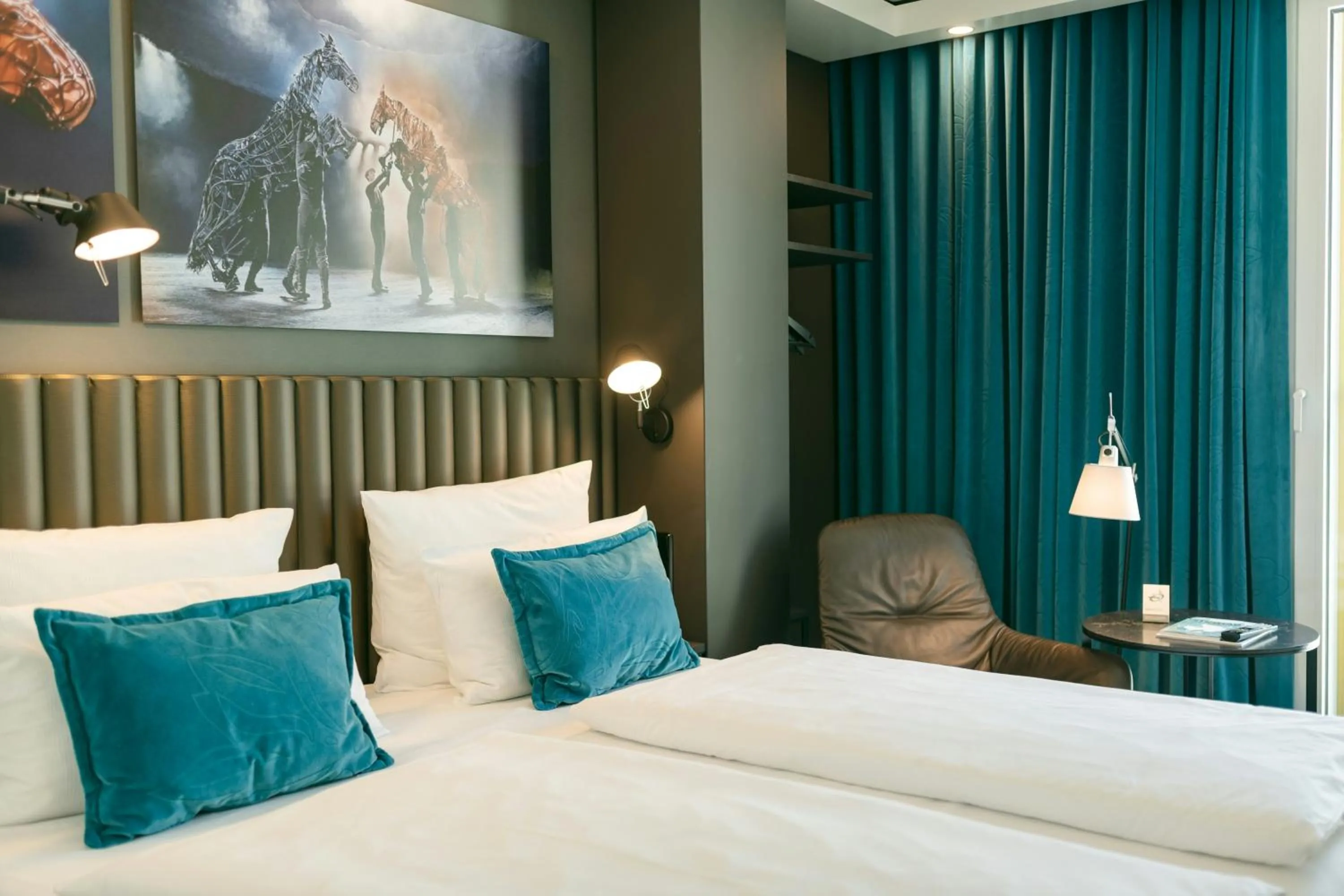 Photo of the whole room, Bed in Motel One Berlin-Ku'Damm