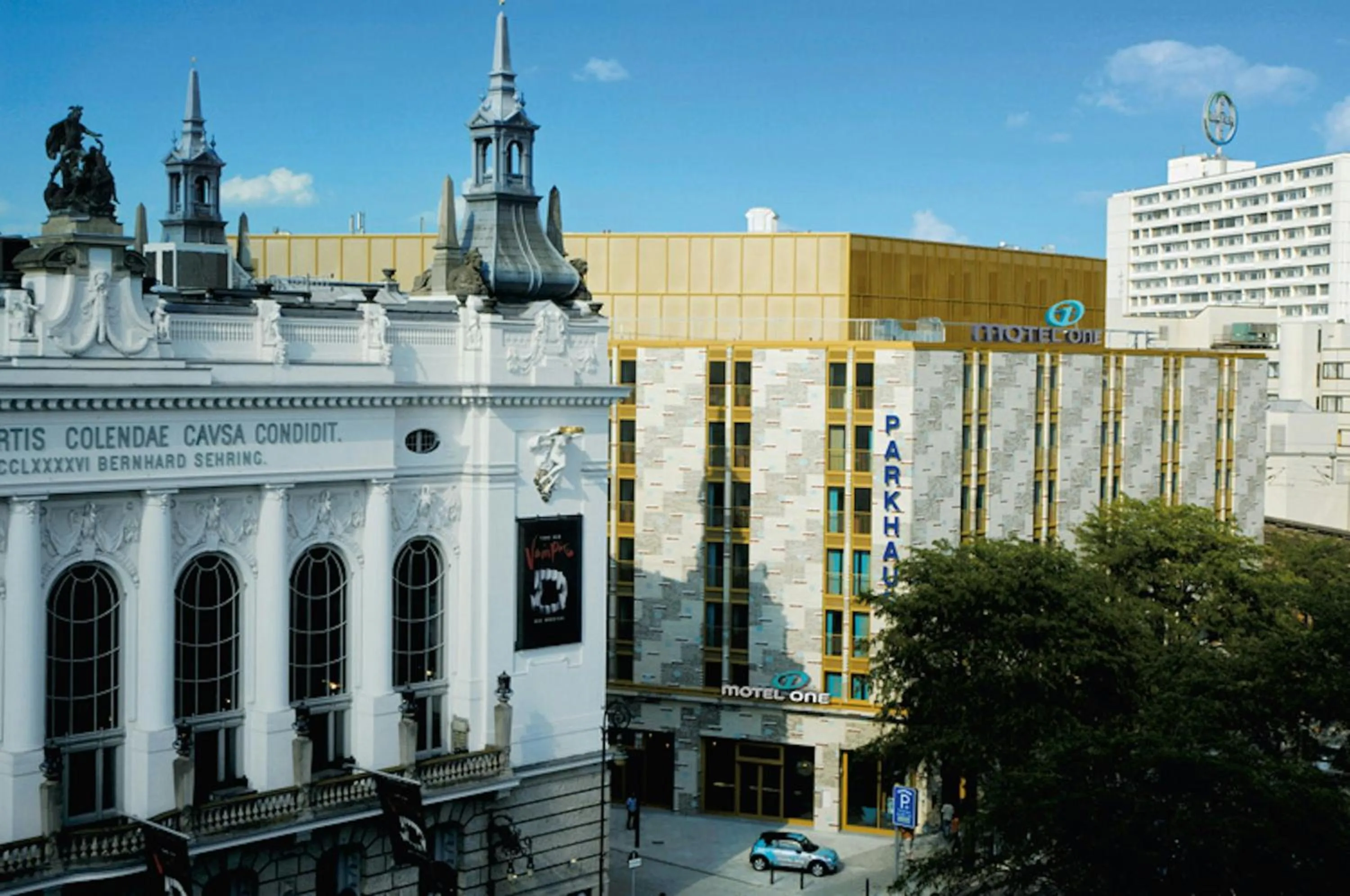 Facade/entrance in Motel One Berlin-Ku'Damm