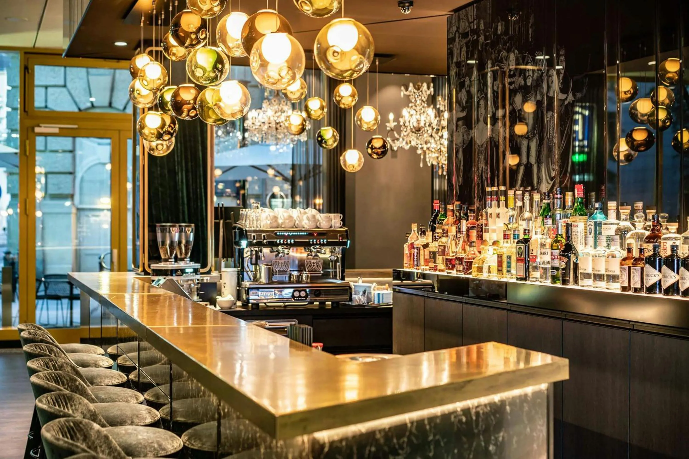 Lounge or bar in Motel One Berlin-Ku'Damm