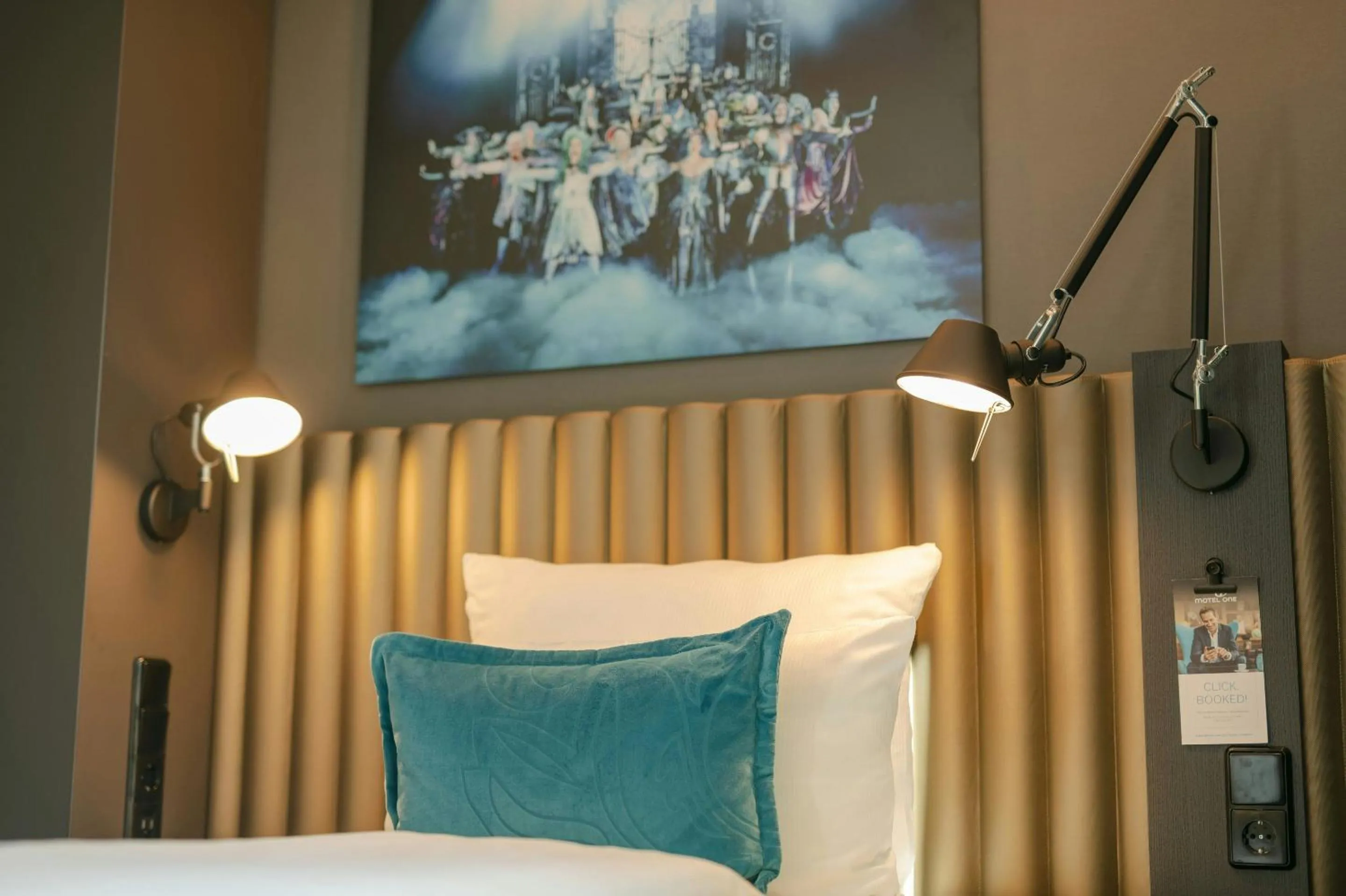 Photo of the whole room, Bed in Motel One Berlin-Ku'Damm