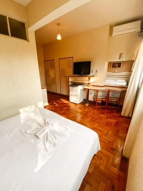 Photo of the whole room, Bed in Hotel Cataguases