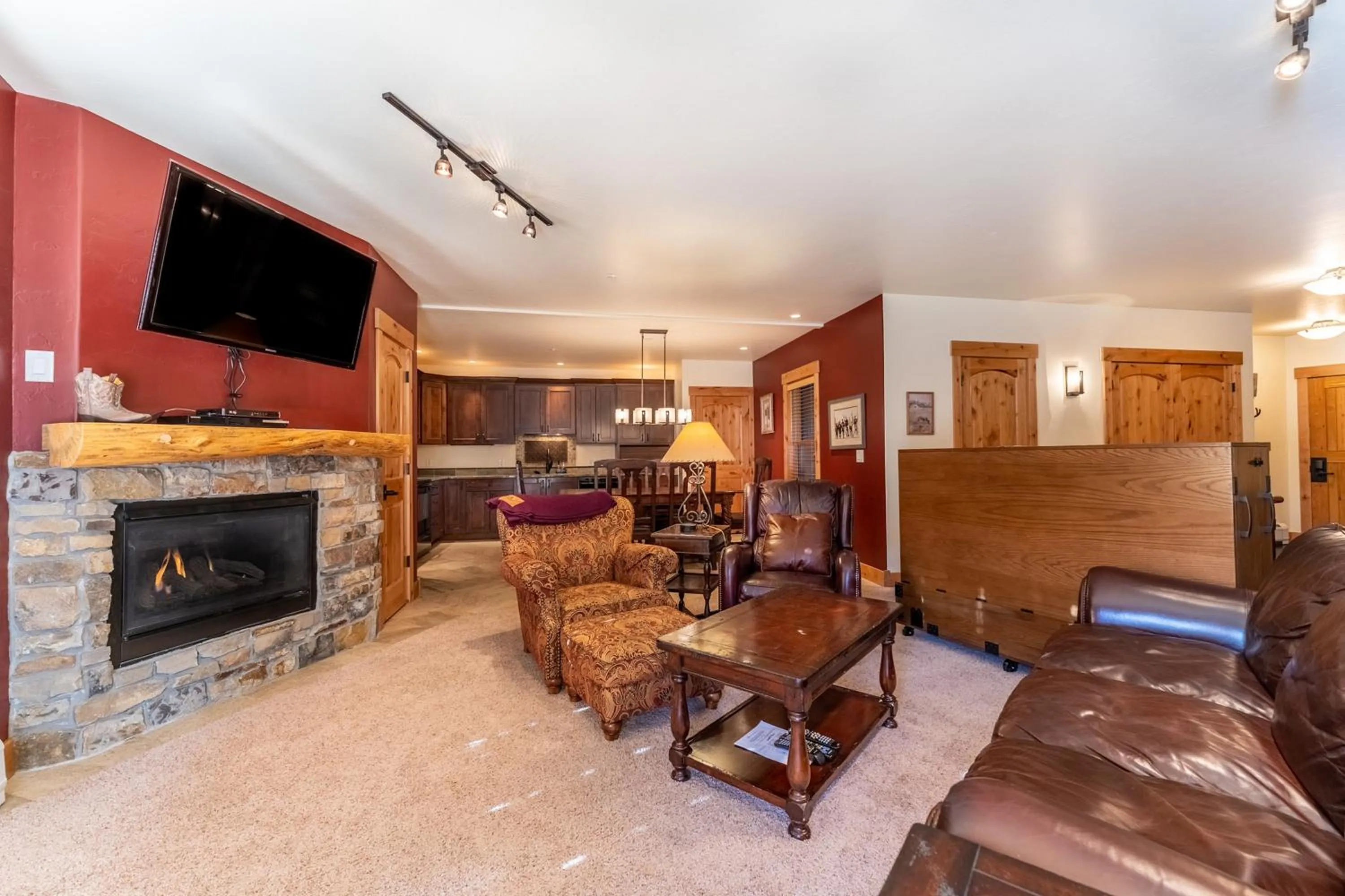 Living room in Tenderfoot Lodge by Summit County Mountain Retreats