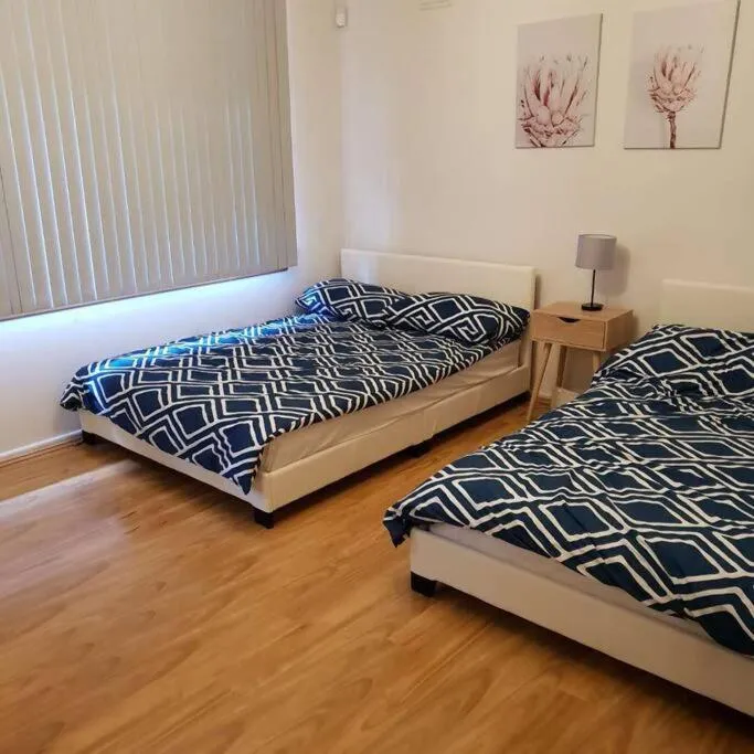 Bed in CAMPBELLTOWN HOLIDAY HOME 3 BED + FREE PARKING NCA039