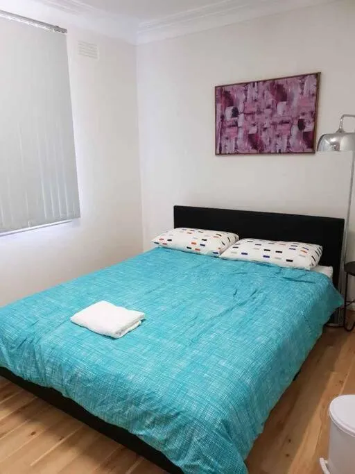 Bed in CAMPBELLTOWN HOLIDAY HOME 3 BED + FREE PARKING NCA039