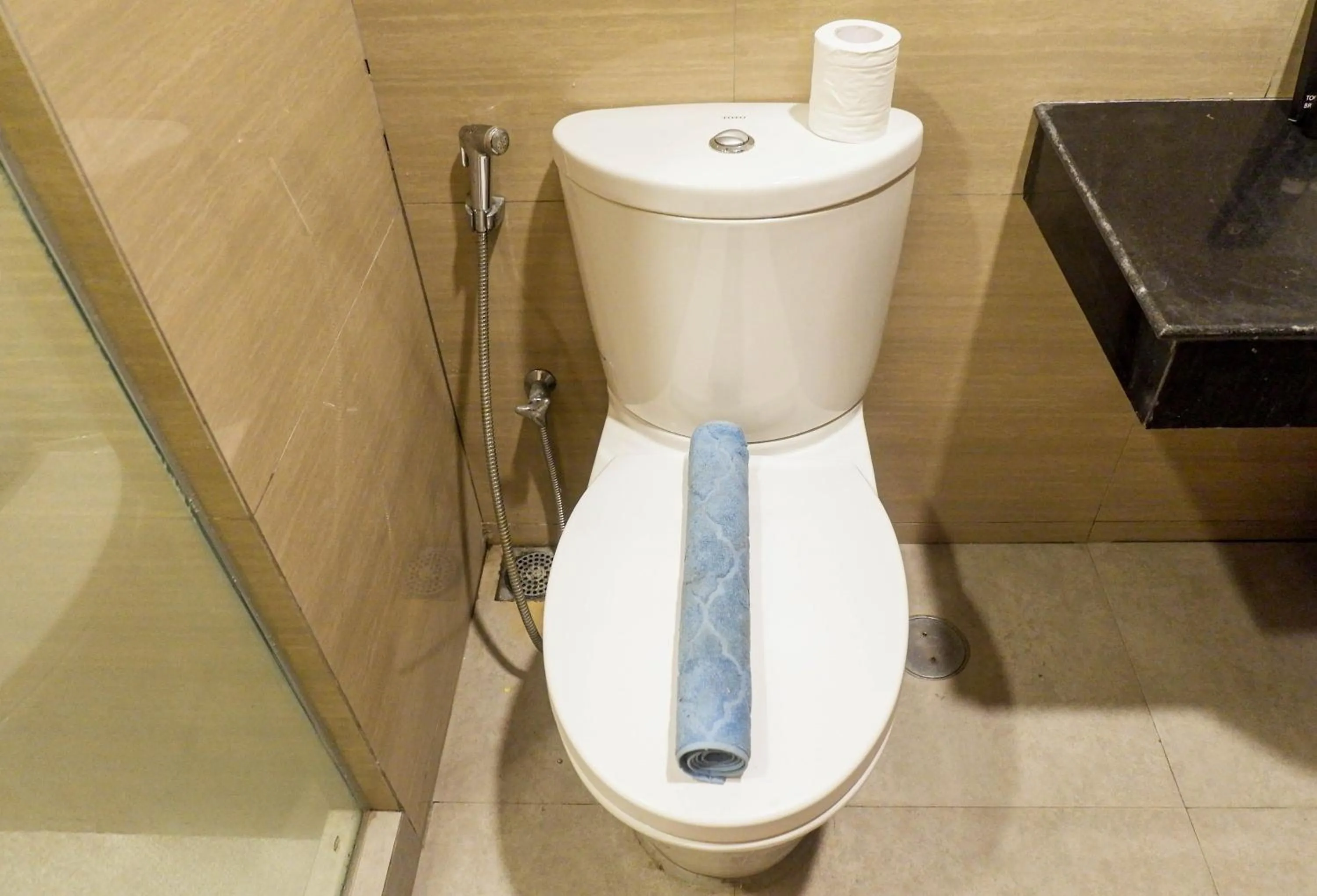 Bathroom in 1BR Apartment The Linden Connected to Marvell City Mall By Travelio