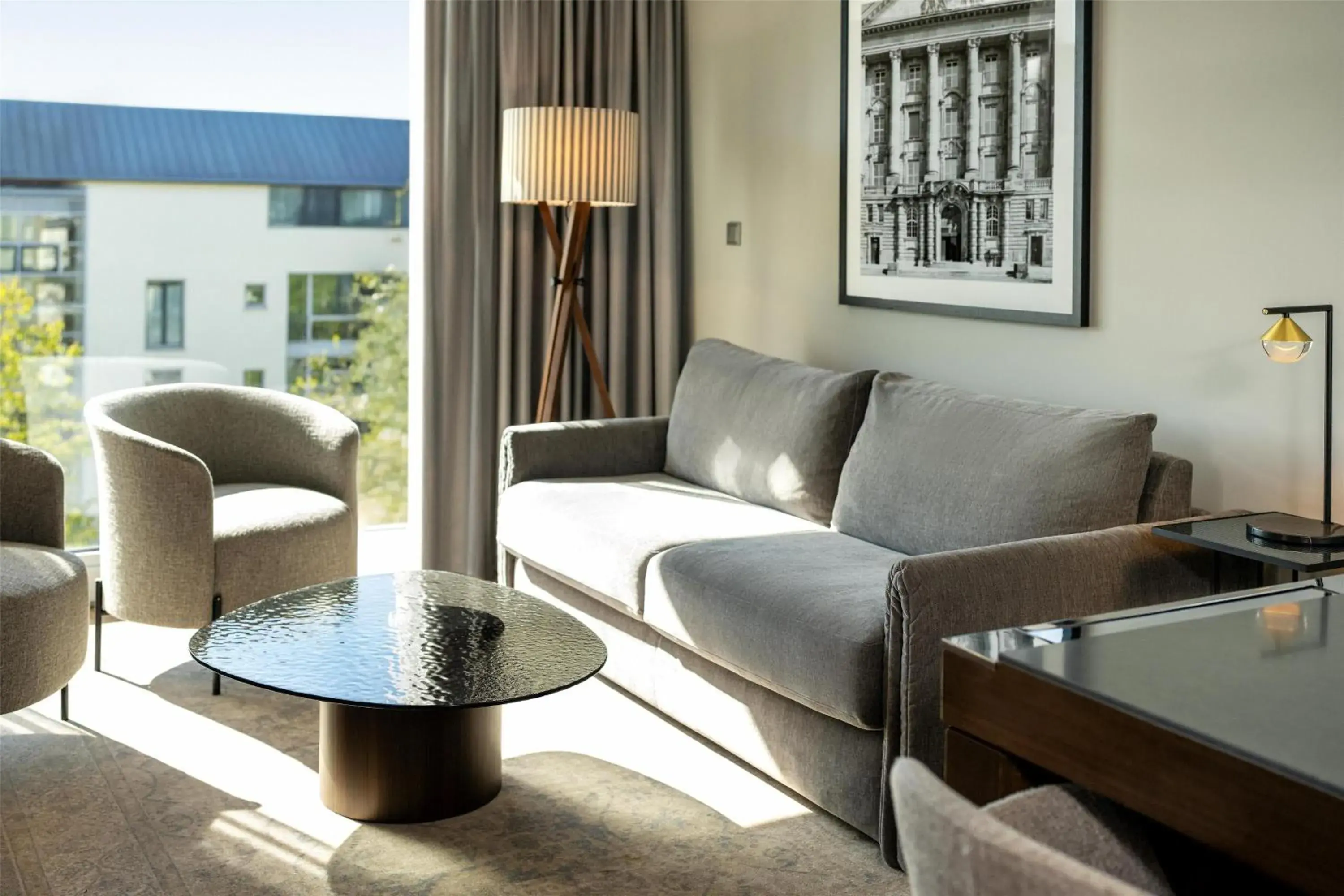 Photo of the whole room in Radisson Blu Media Harbour Hotel, Düsseldorf Photo of the whole room in Radisson Blu Media Harbour Hotel, Düsseldorf