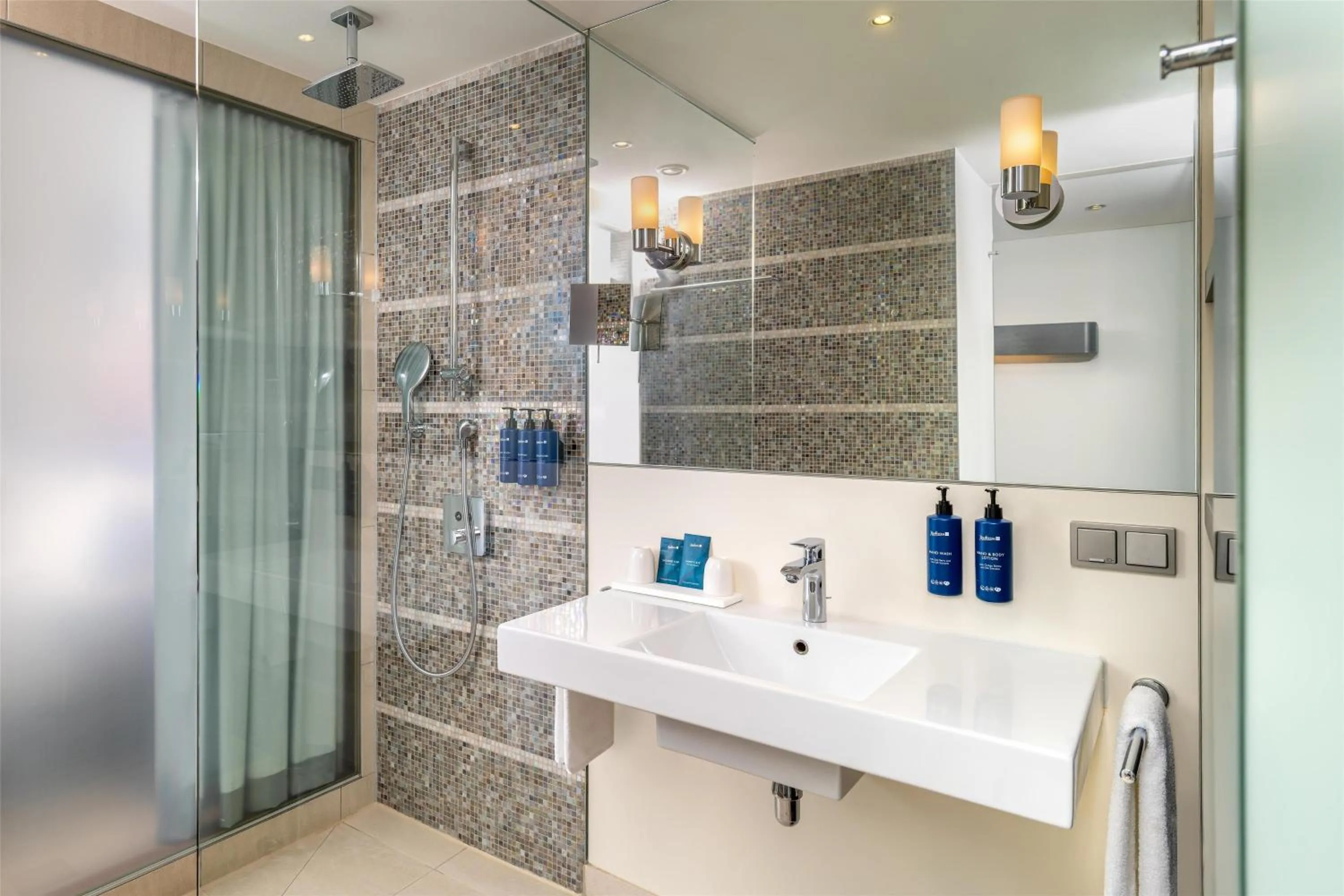 Bathroom in Radisson Blu Media Harbour Hotel, Düsseldorf