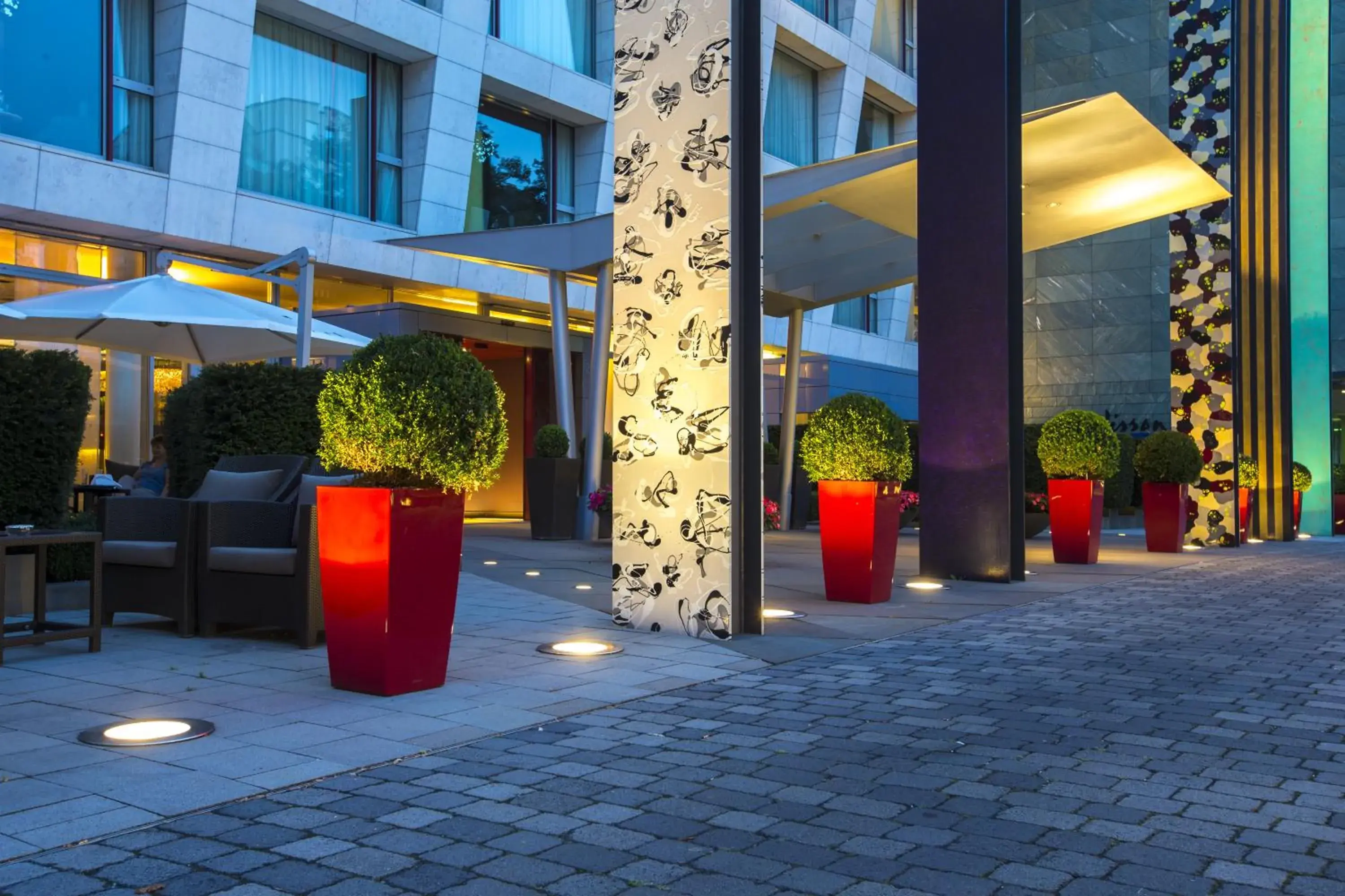 Facade/entrance in Radisson Blu Media Harbour Hotel, Düsseldorf Facade/entrance in Radisson Blu Media Harbour Hotel, Düsseldorf