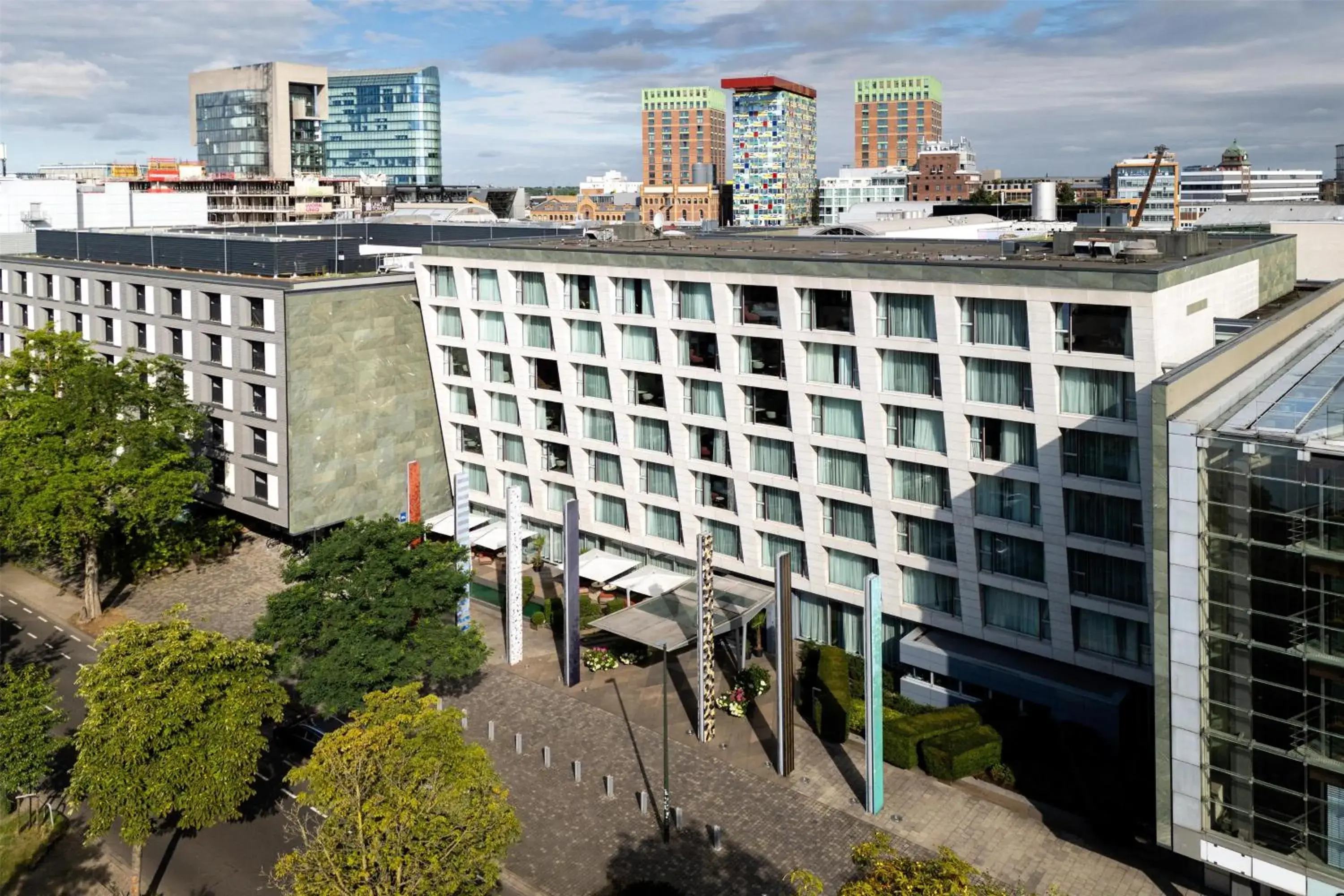 Property building in Radisson Blu Media Harbour Hotel, Düsseldorf Property building in Radisson Blu Media Harbour Hotel, Düsseldorf