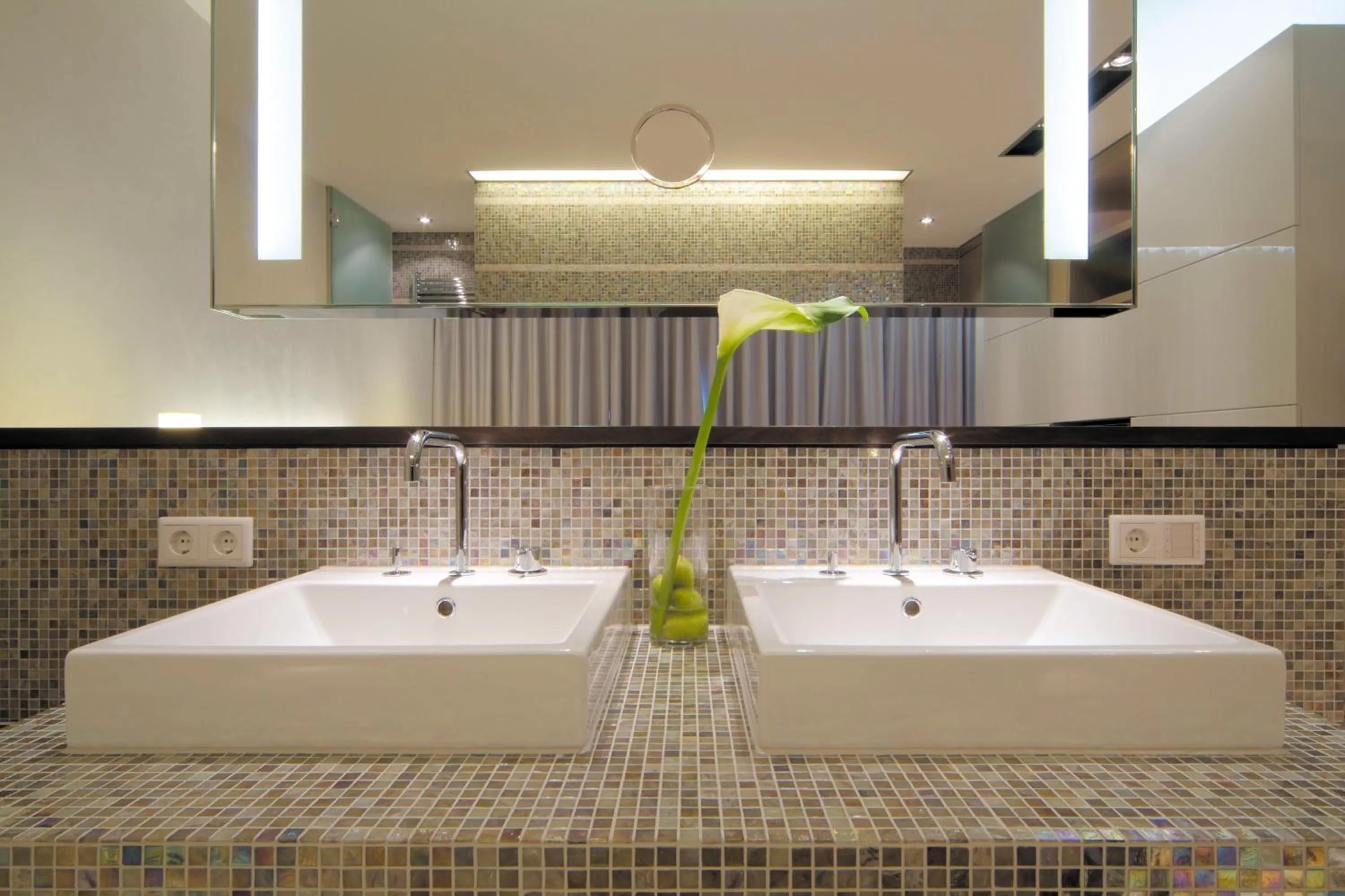 Bathroom in Radisson Blu Media Harbour Hotel, Düsseldorf