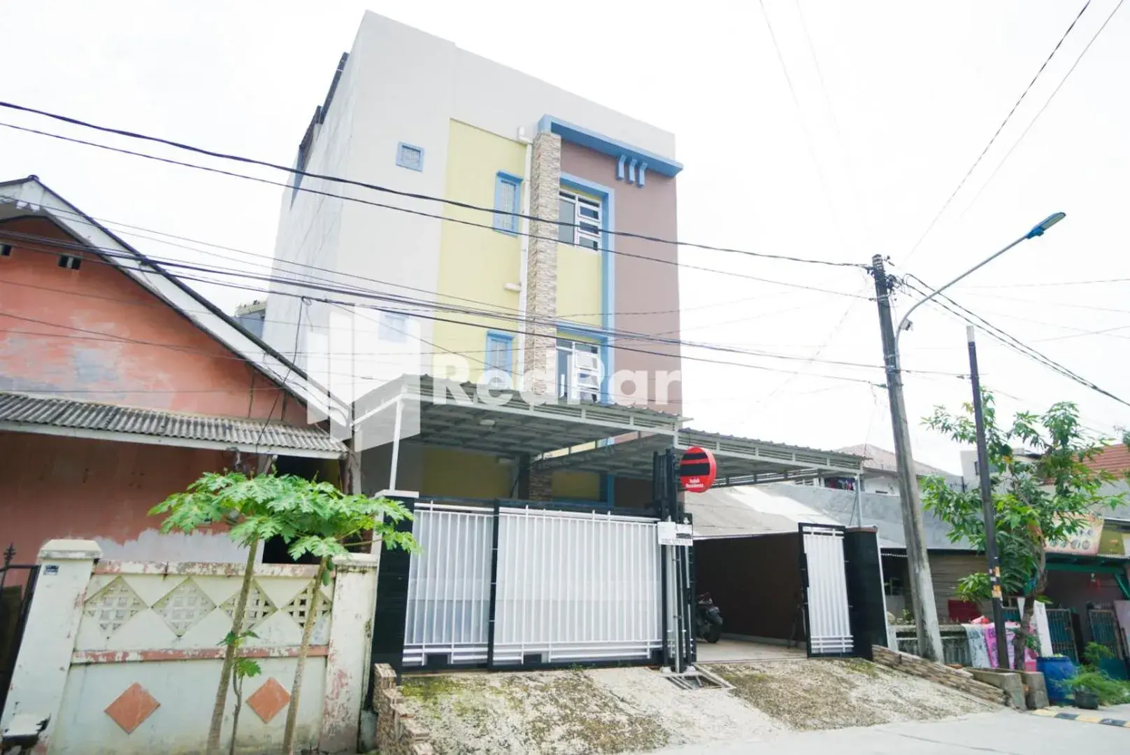 Property Building in OYO 3964 Indah Residence Syariah