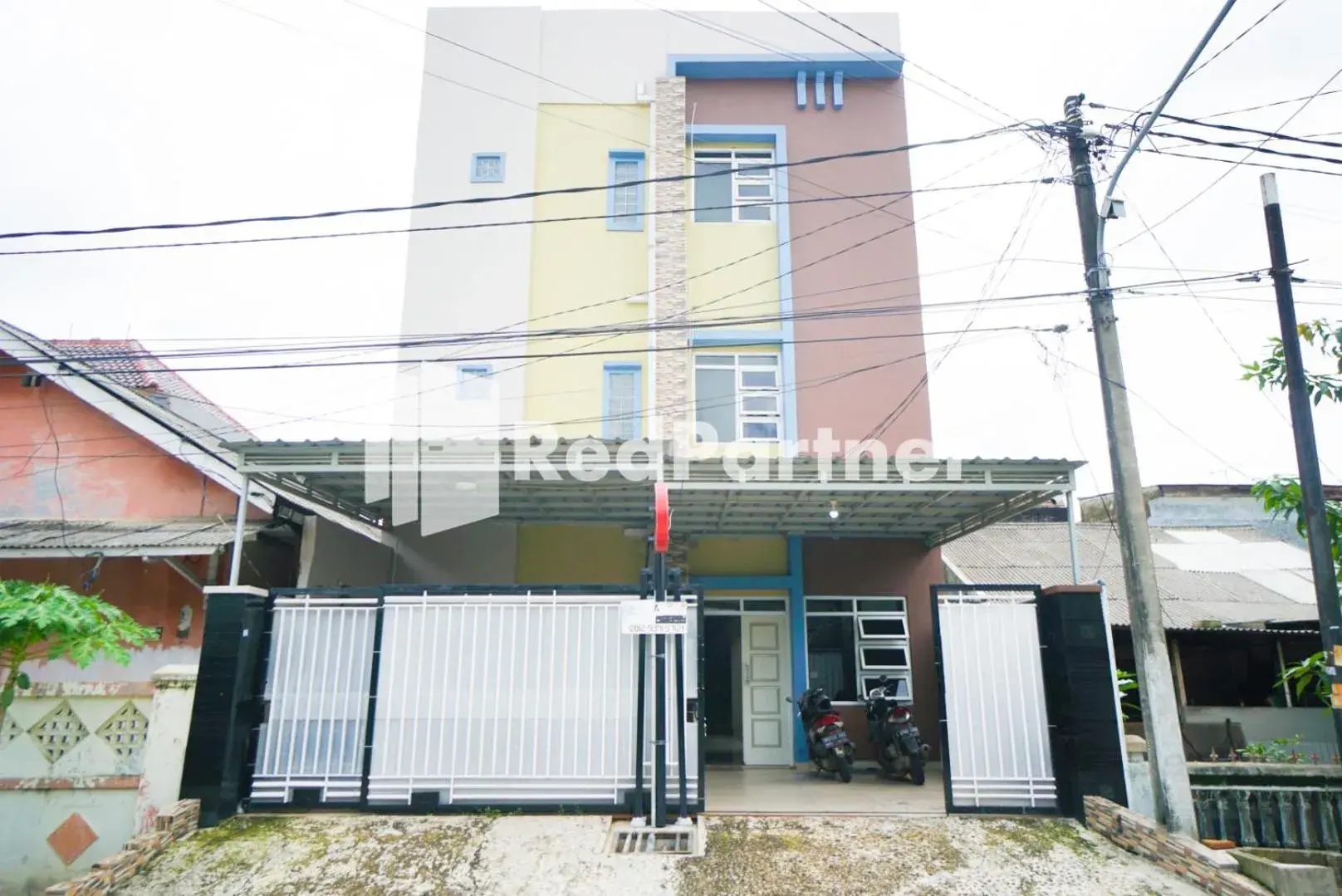 Property Building in OYO 3964 Indah Residence Syariah