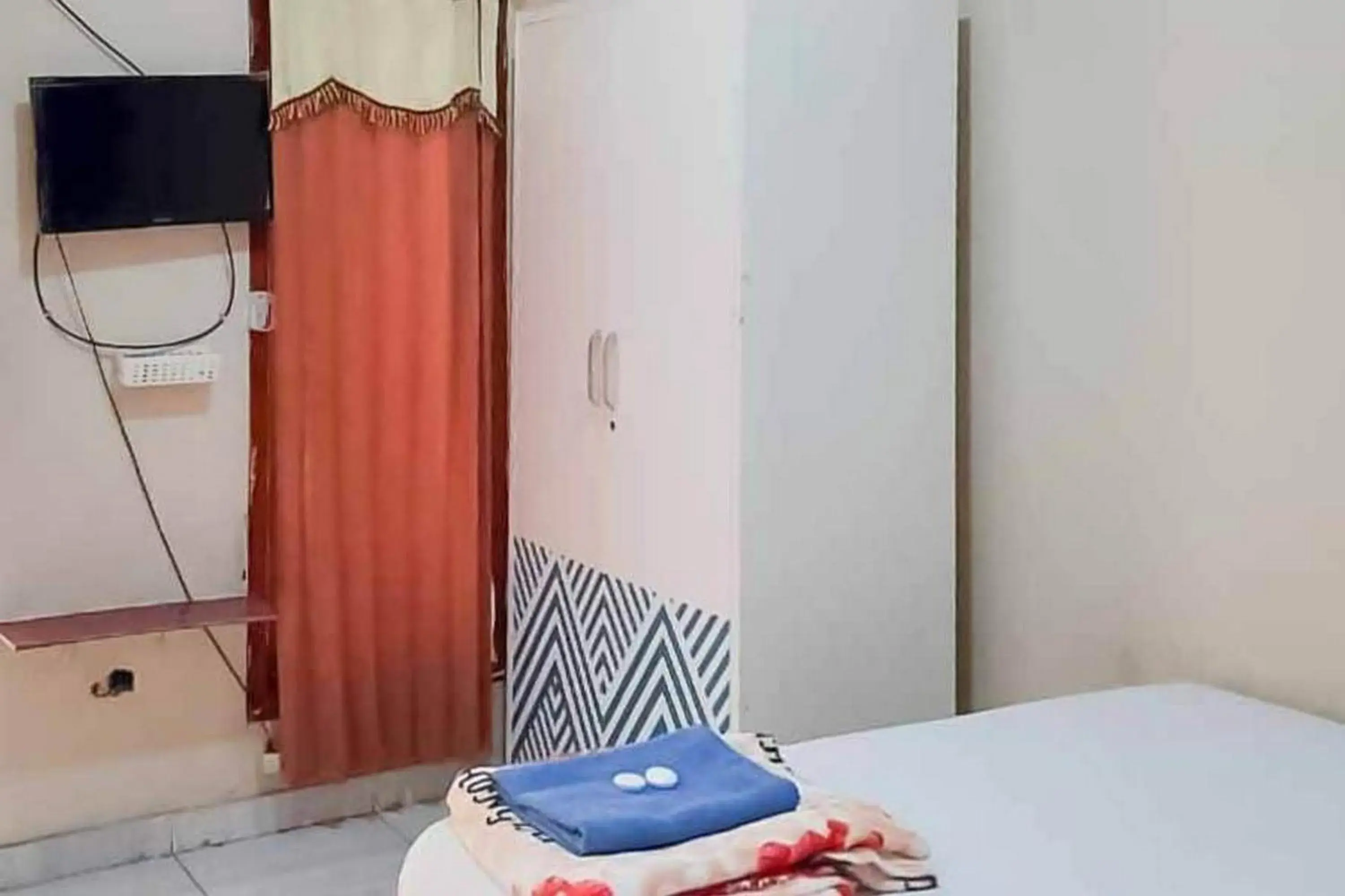 Bedroom, Bed in Pakansari Guest Inn Mitra RedDoorz Bedroom, Bed in Pakansari Guest Inn Mitra RedDoorz