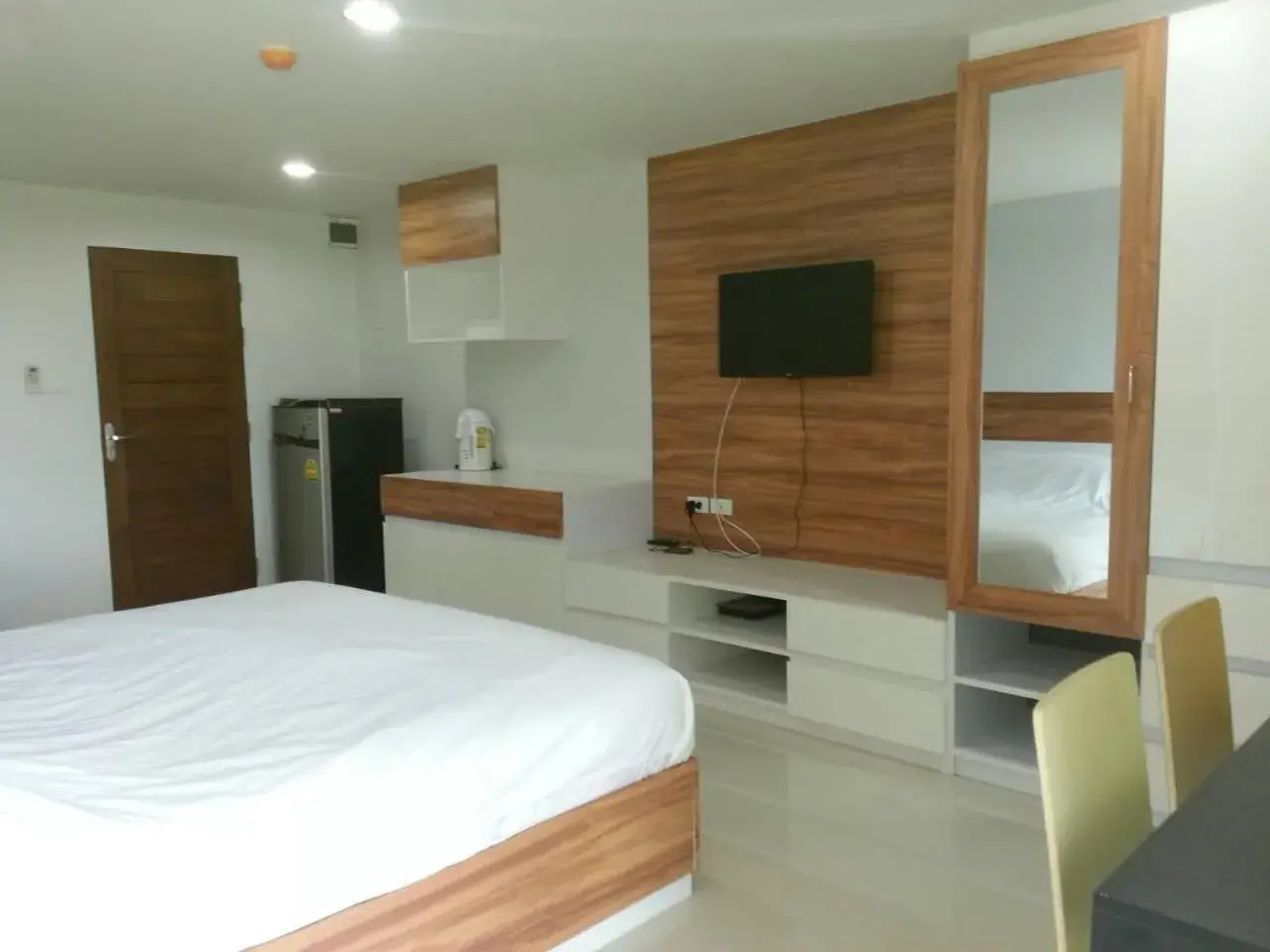 Bedroom, Bed in The Seasons Bedroom, Bed in The Seasons