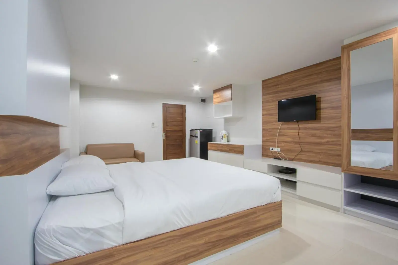 Bedroom, Bed in The Seasons Bedroom, Bed in The Seasons