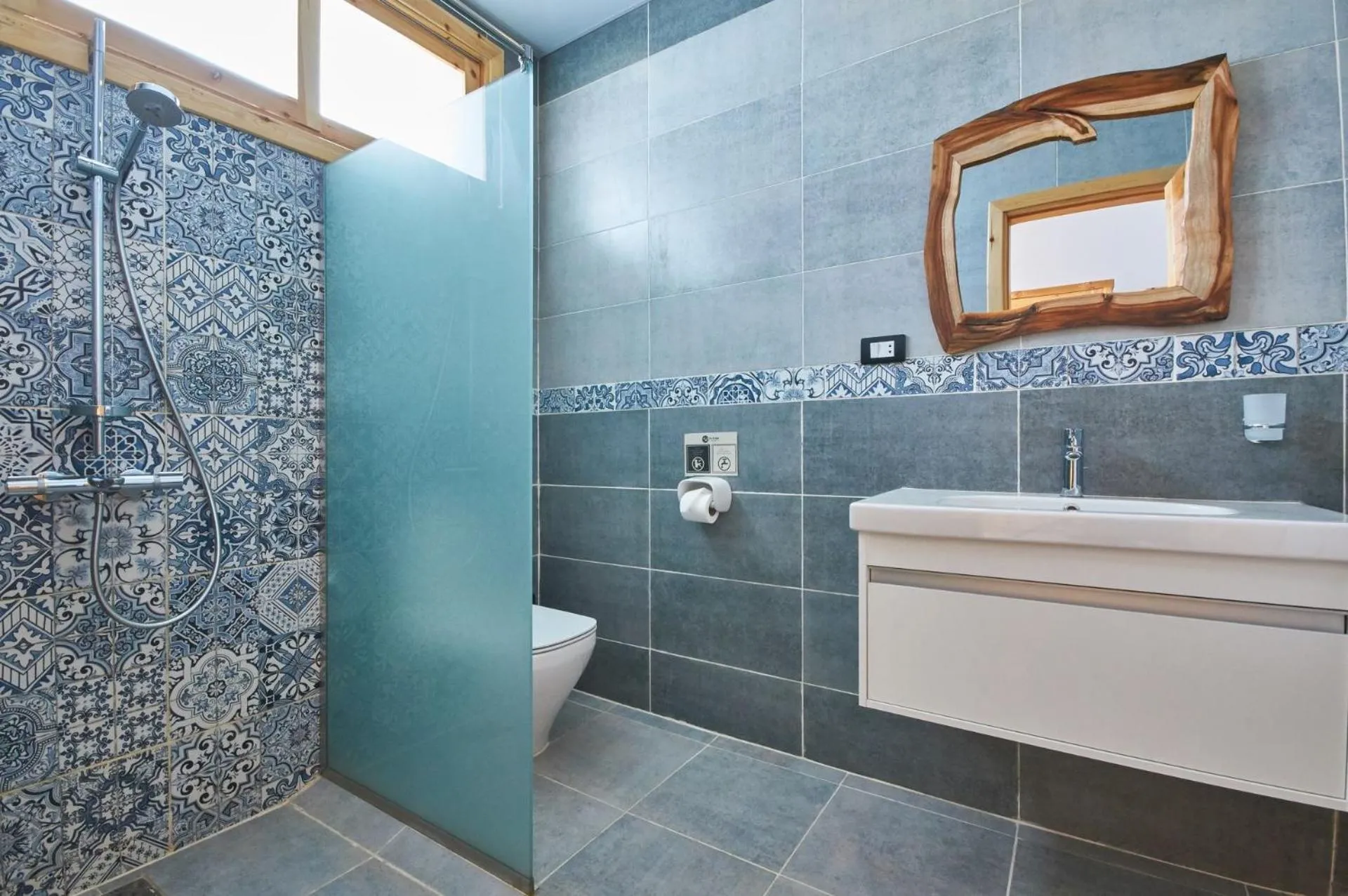 Shower in The Bridge Dahab