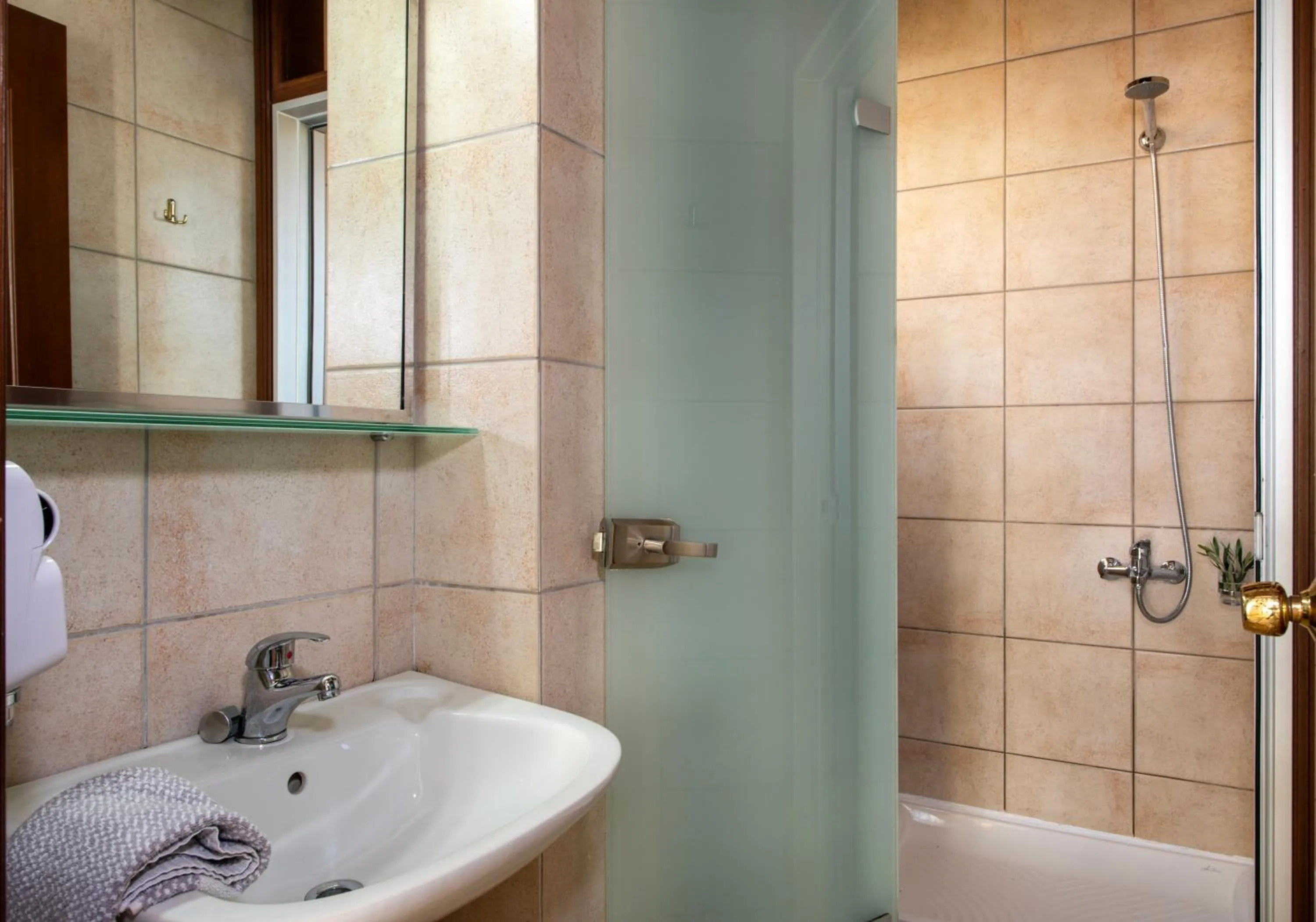 Bathroom in Castle Suites Hotel