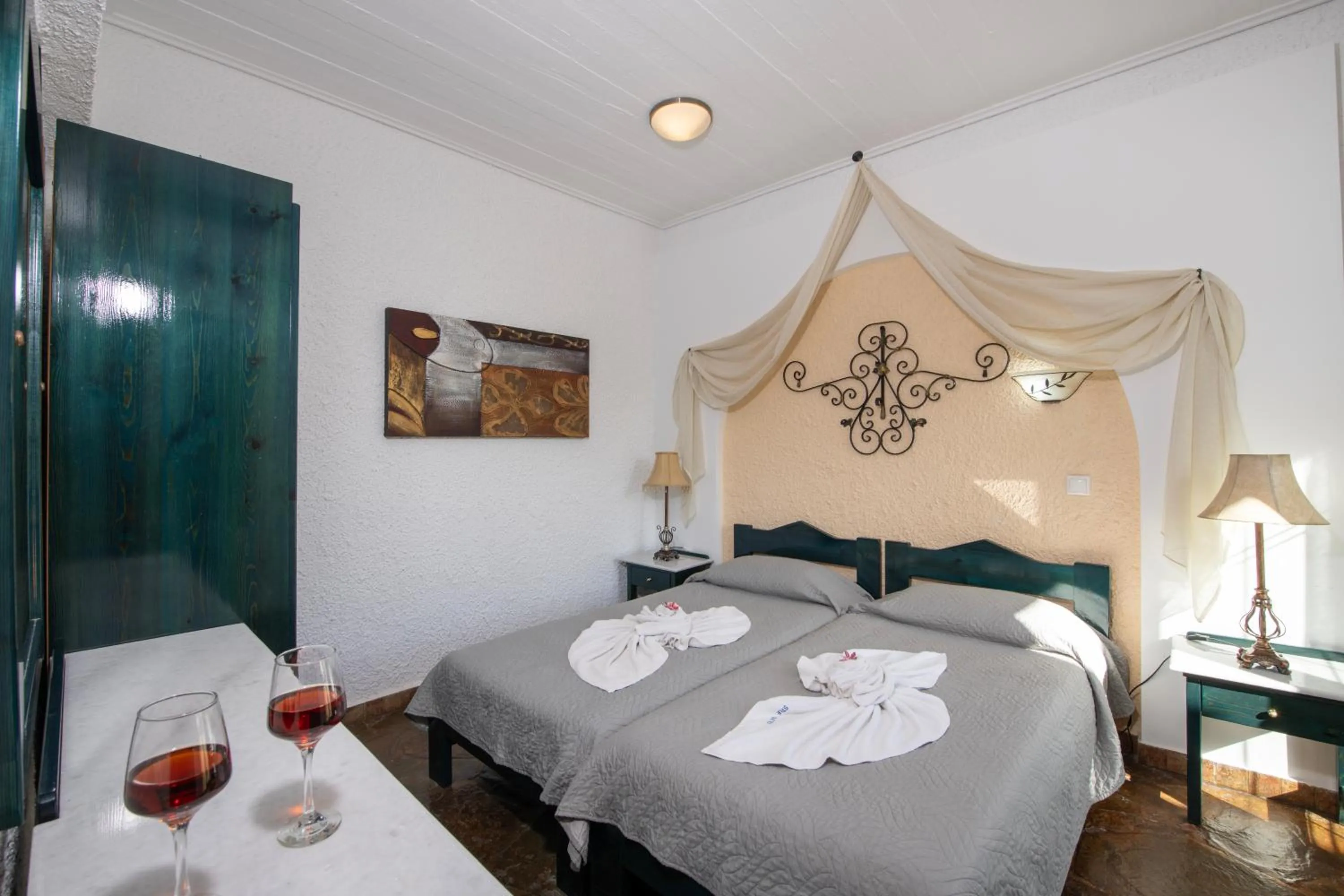 Bed in Castle Suites Hotel