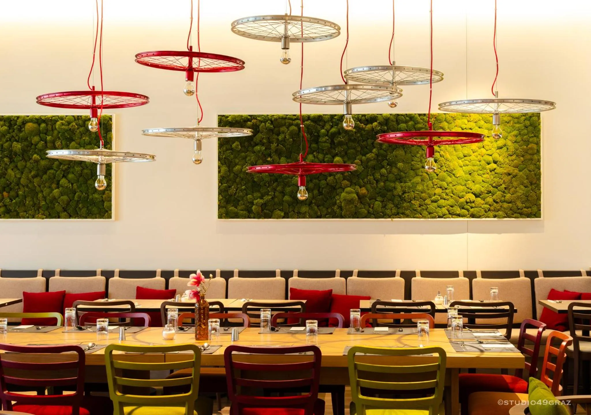 Restaurant/places to eat in IntercityHotel Graz