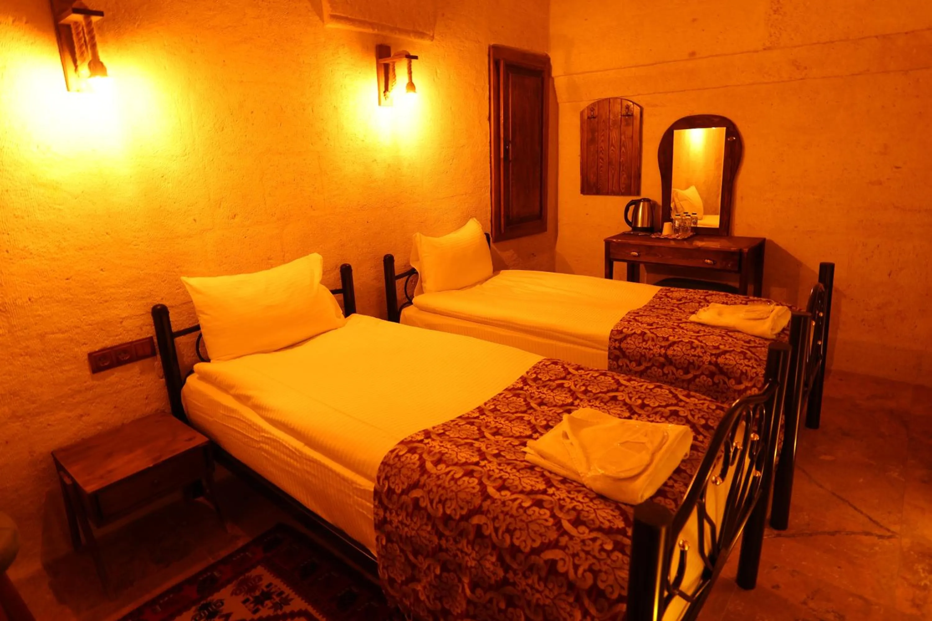 Photo of the whole room, Bed in Cappadocia Balloon House