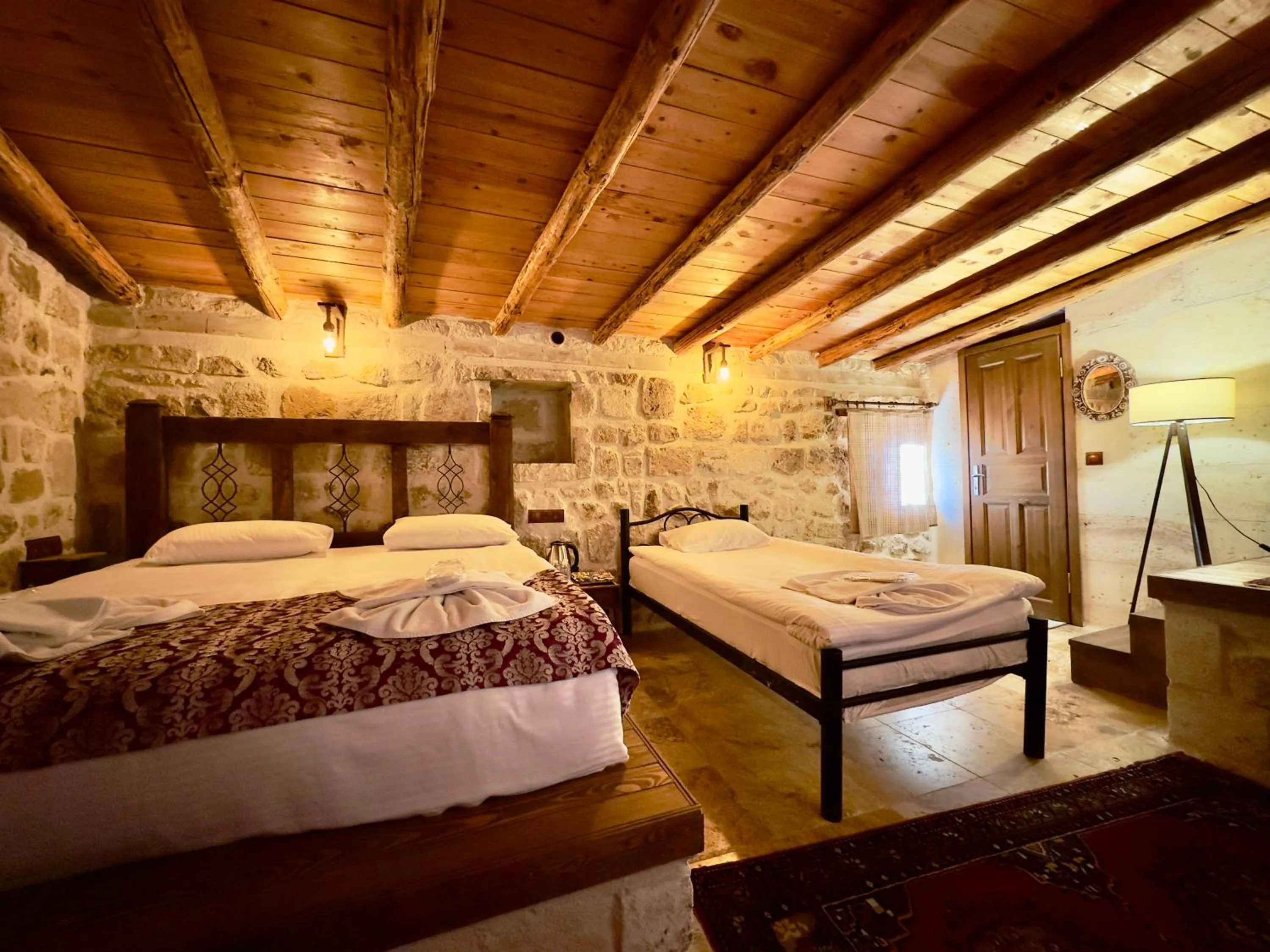 Photo of the whole room, Bed in Cappadocia Balloon Boutique