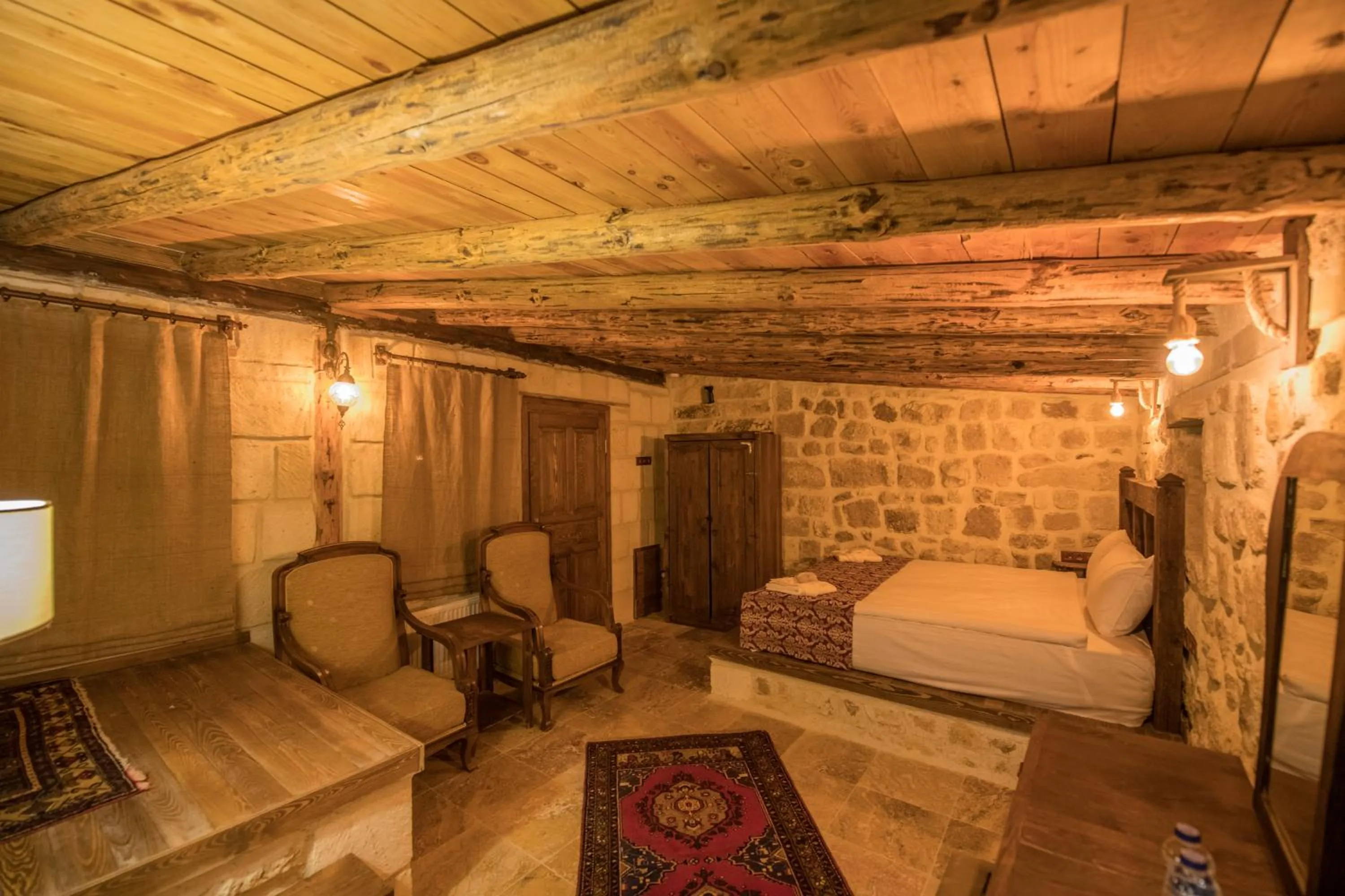 Photo of the whole room, Bed in Cappadocia Balloon Boutique