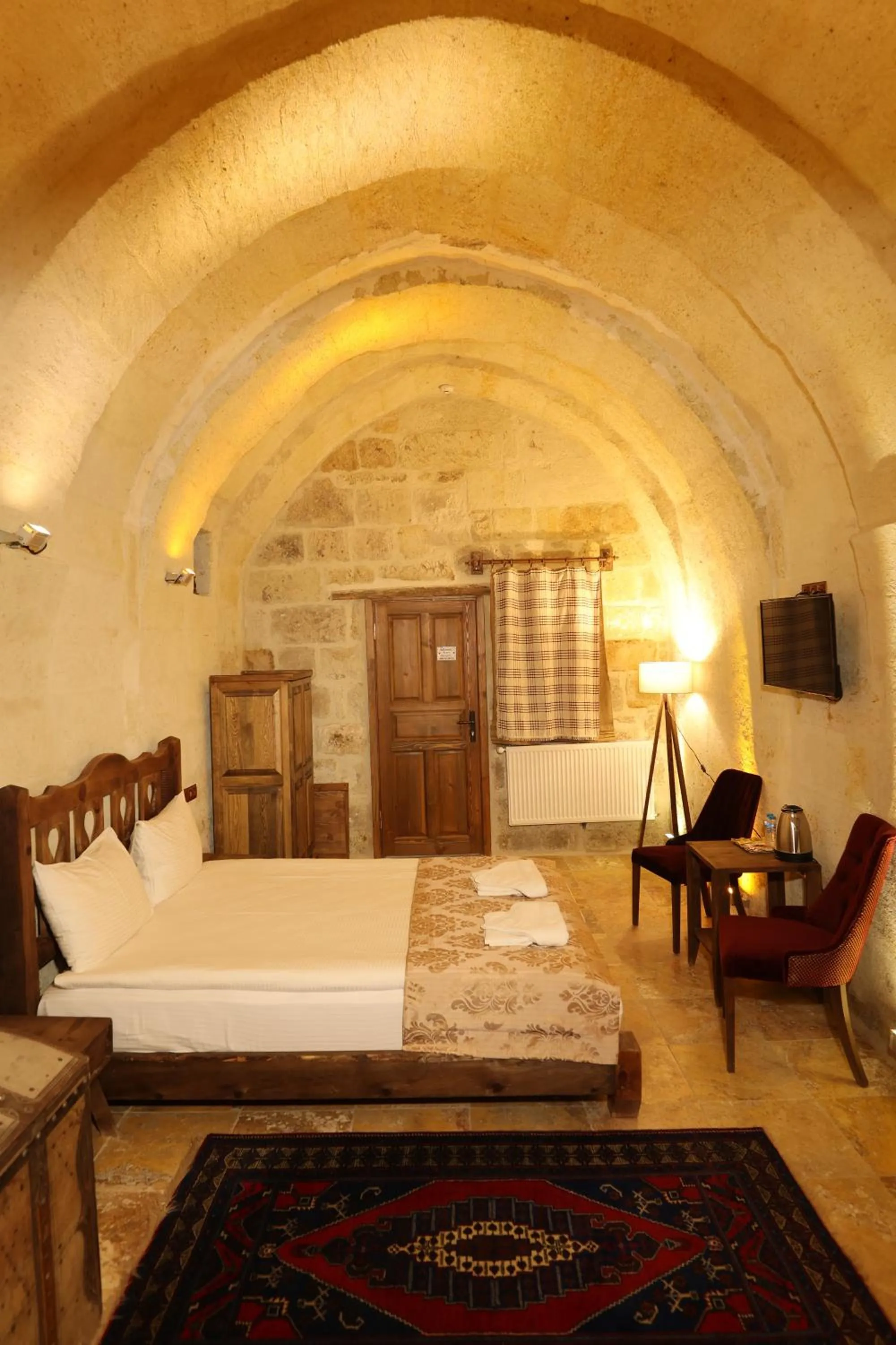 Photo of the whole room, Bed in Cappadocia Balloon Boutique