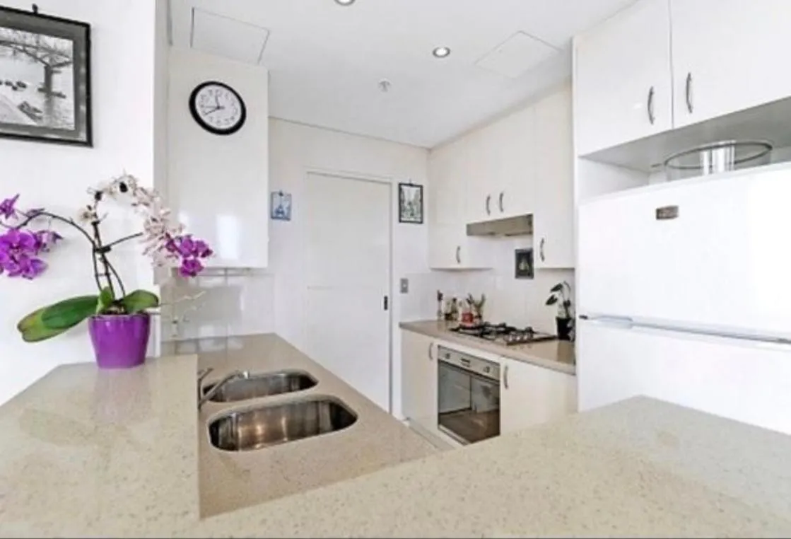 Kitchen or kitchenette in Marina ocean view at Shores Southport