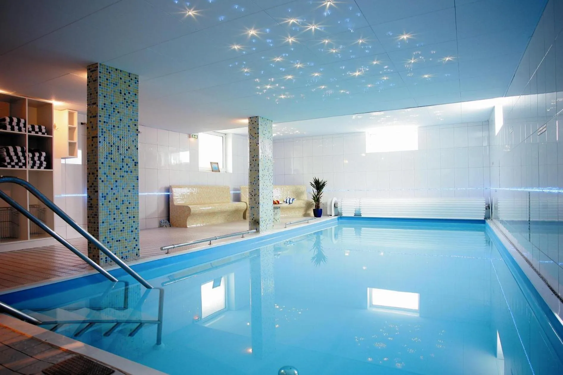 Swimming pool in Hotel Wulff