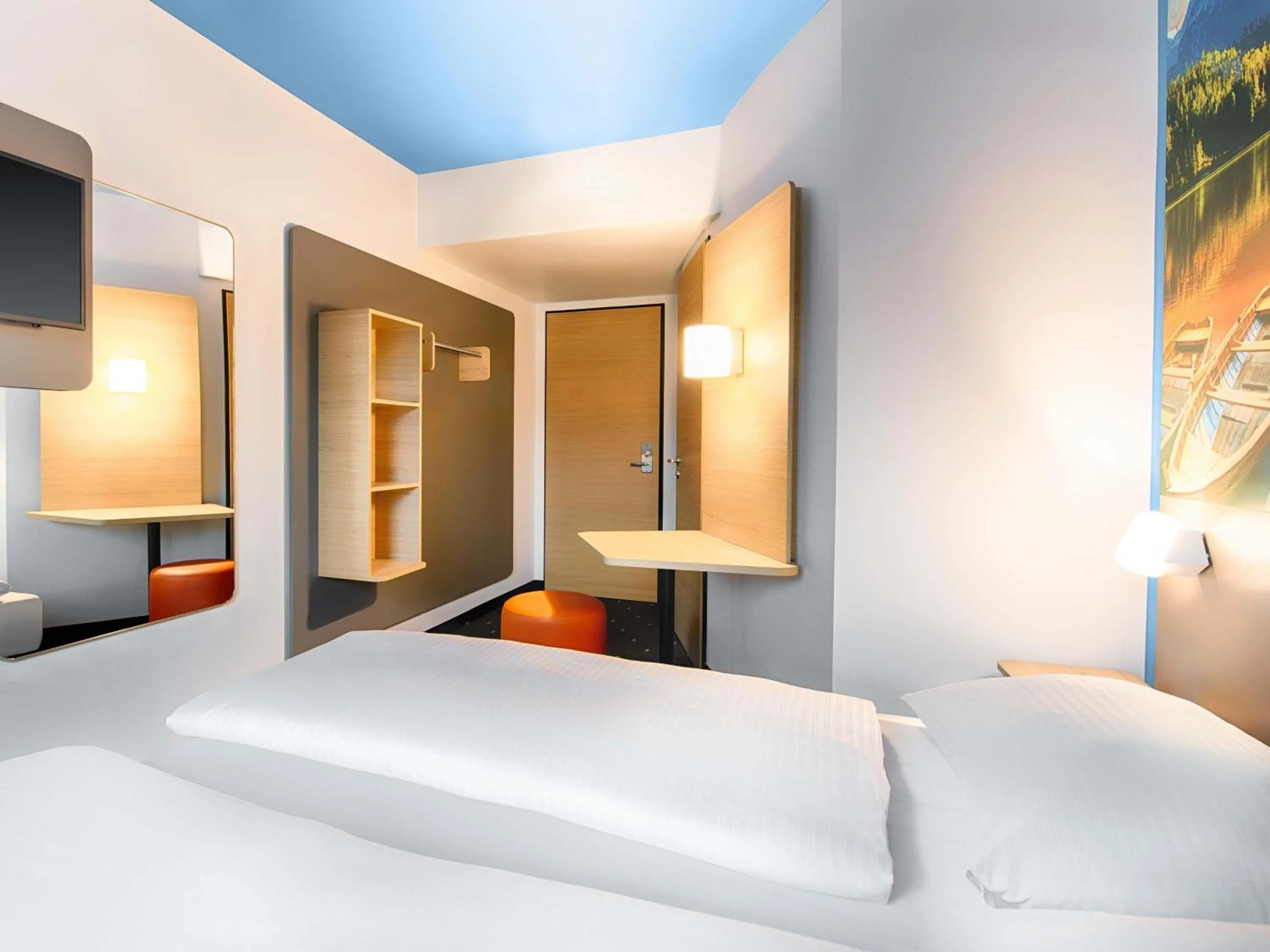 Photo of the whole room, Bed in B&B Hotel Kempten