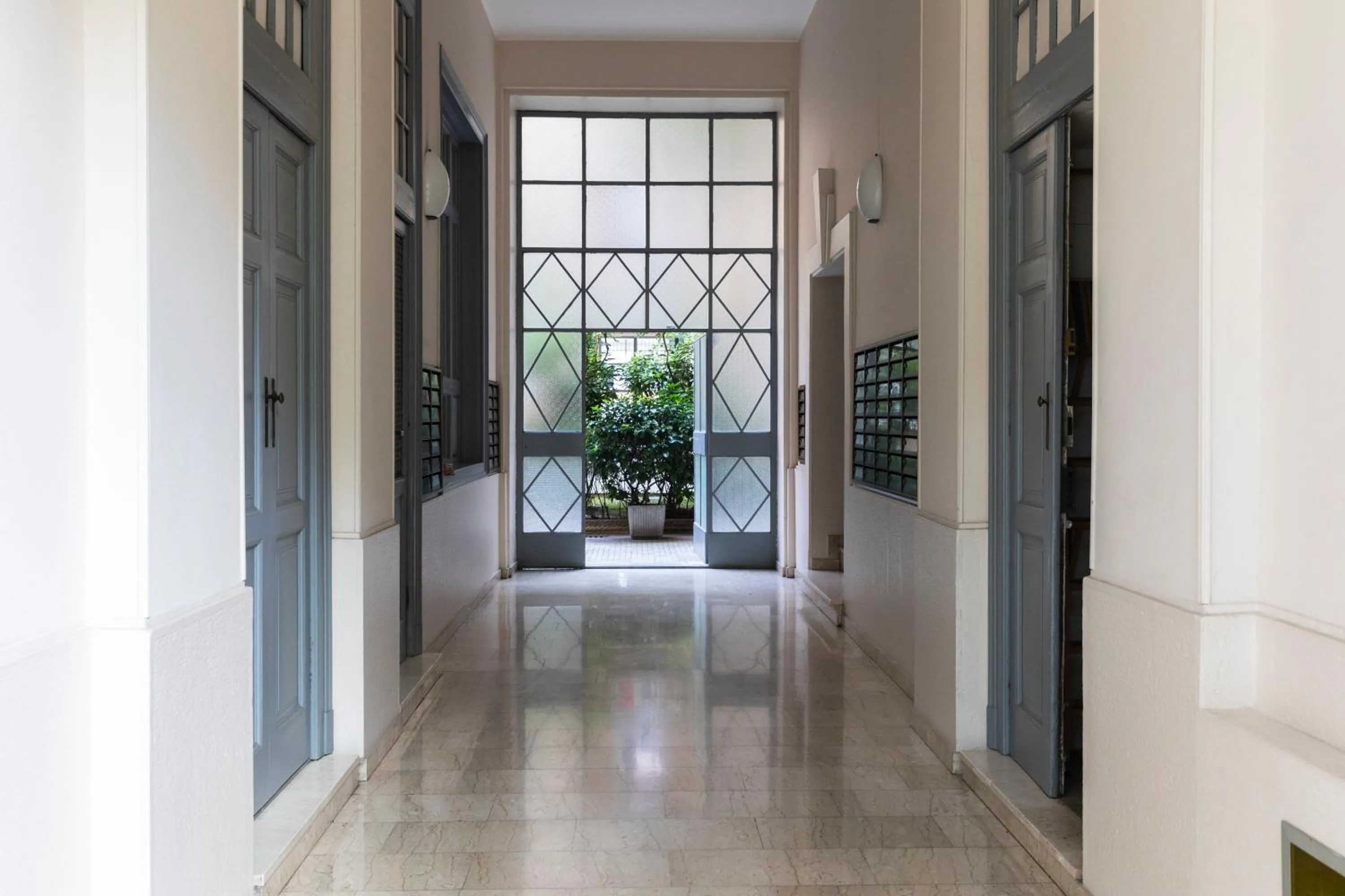 Property building in Casa Zara - Metro Lines