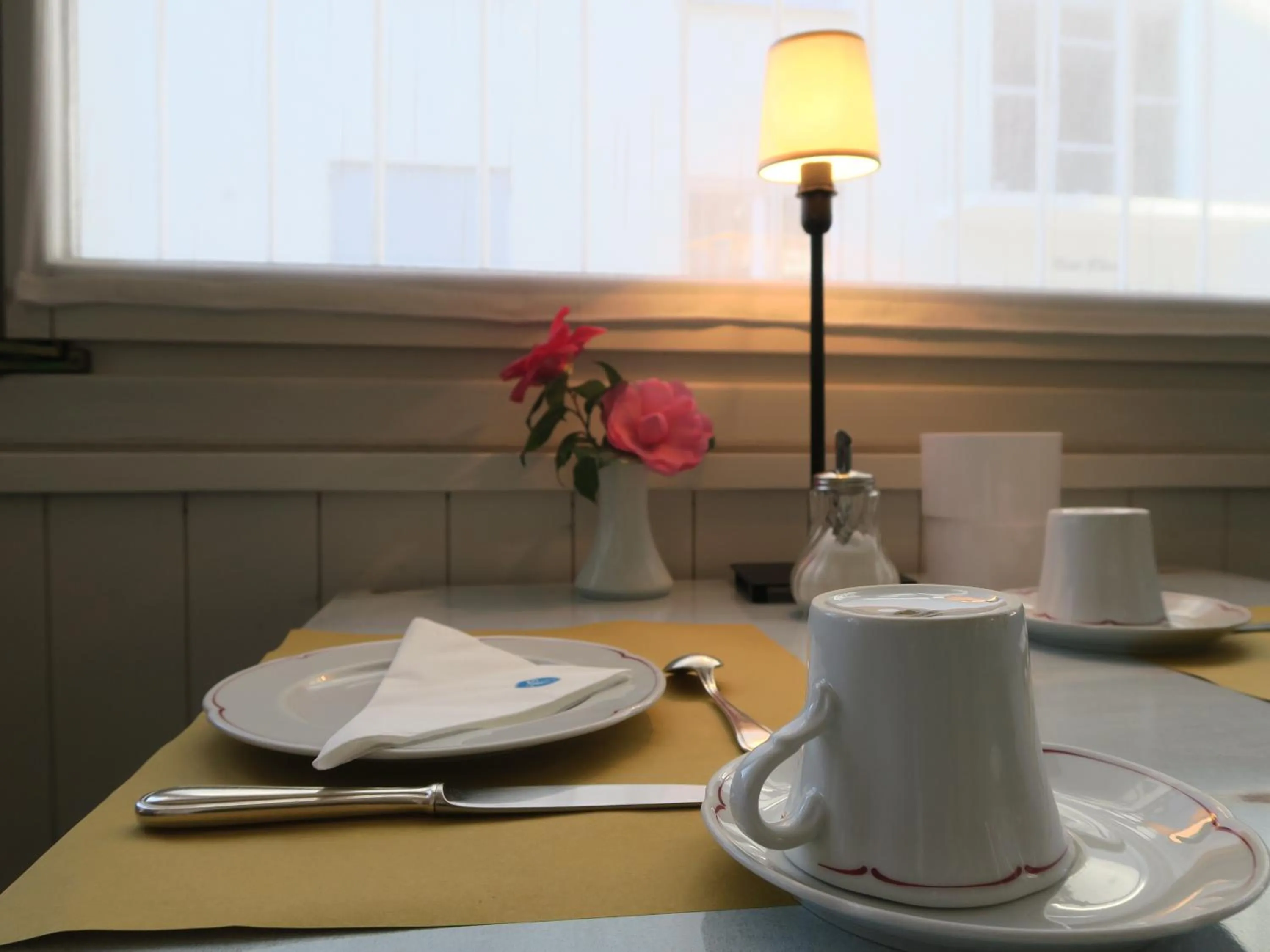 Restaurant/places to eat in Piccolo Hotel