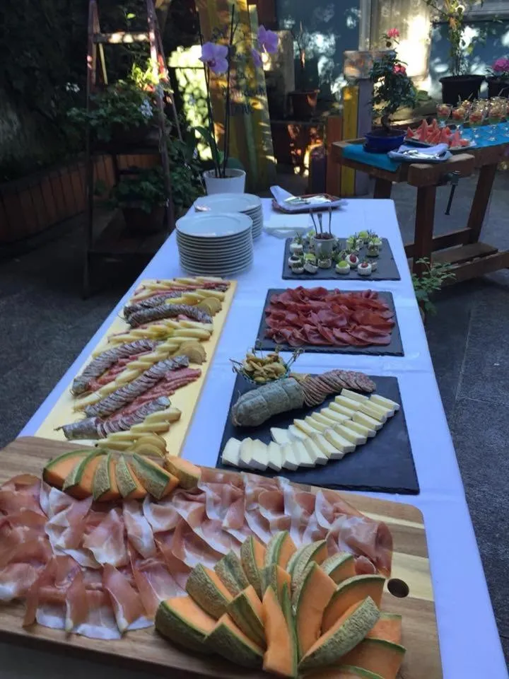 Food and drinks in Piccolo Hotel