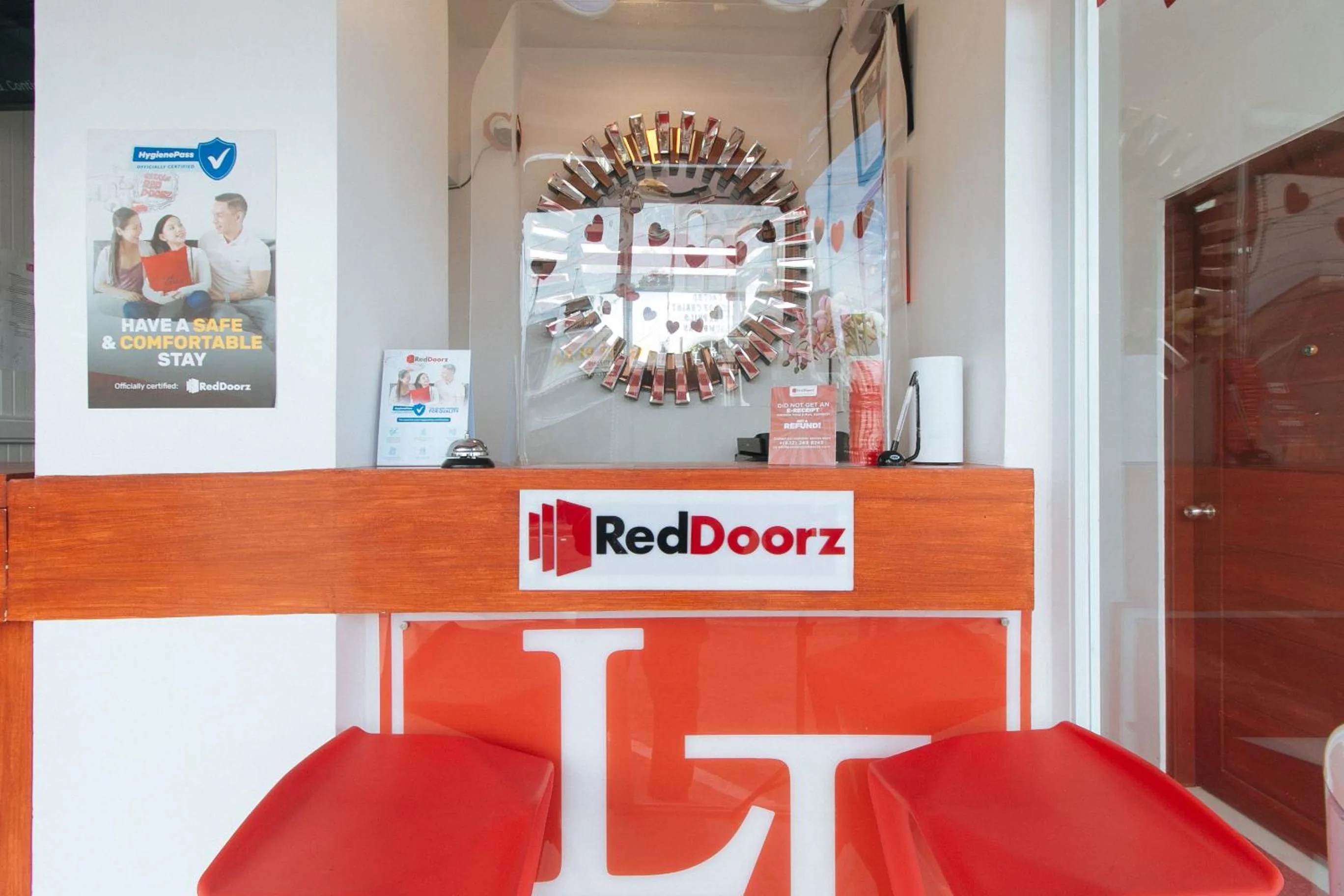 Lobby or reception in RedDoorz near Mercado del Lago