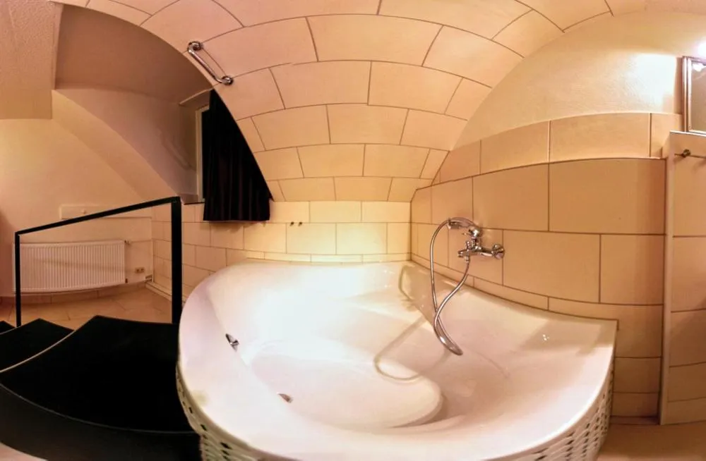 Photo of the whole room in Balthasar Neumann Speiserei & Gästehaus - Zentrum Brühl -E-Ladestation, nähe Phantasialand