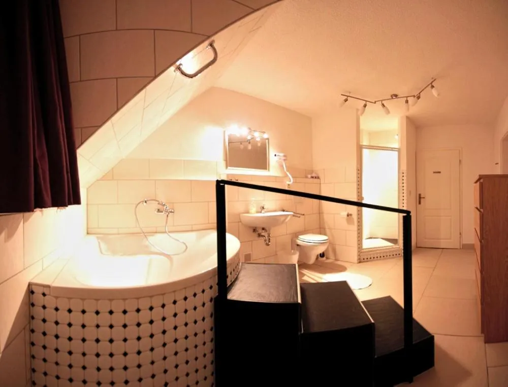 Decorative detail in Balthasar Neumann Speiserei & Gästehaus - Zentrum Brühl -E-Ladestation, nähe Phantasialand