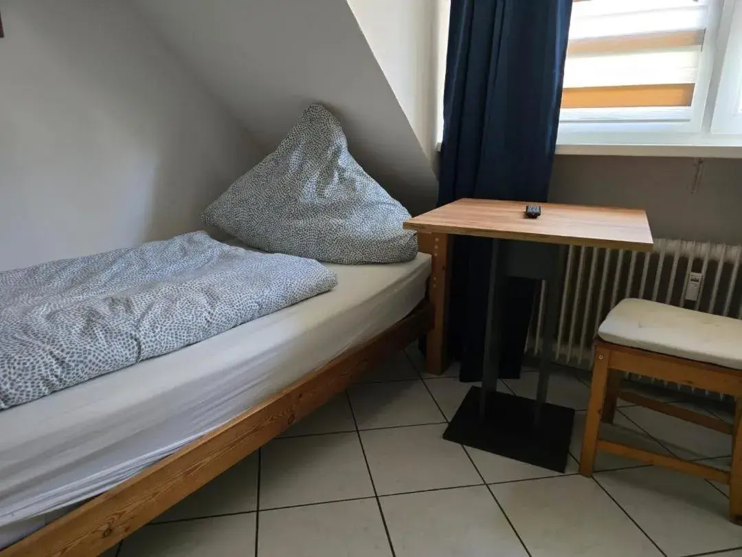 Bed in Balthasar Neumann Speiserei & Gästehaus - Zentrum Brühl -E-Ladestation, nähe Phantasialand Bed in Balthasar Neumann Speiserei & Gästehaus - Zentrum Brühl -E-Ladestation, nähe Phantasialand