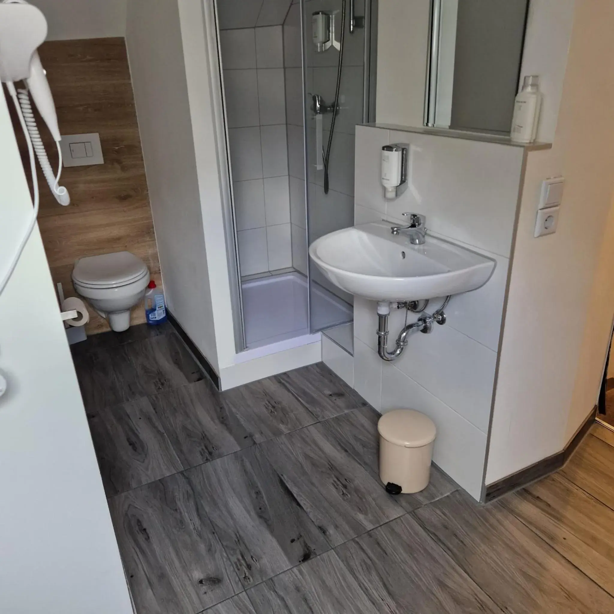 Balthasar Neumann Speiserei & Gästehaus - Zentrum Brühl -E-Ladestation, nähe Phantasialand Balthasar Neumann Speiserei & Gästehaus - Zentrum Brühl -E-Ladestation, nähe Phantasialand