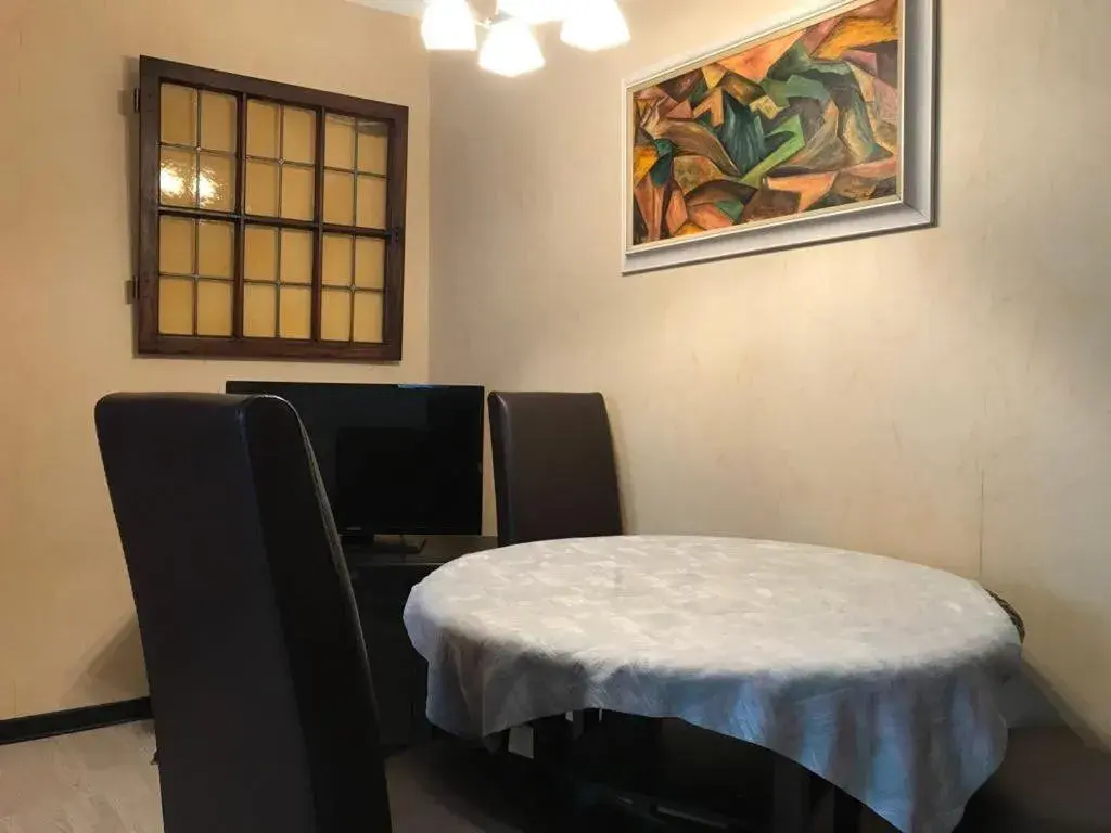 Family Room with Balcony in Balthasar Neumann Speiserei & Gästehaus - Zentrum Brühl -E-Ladestation, nähe Phantasialand Family Room with Balcony in Balthasar Neumann Speiserei & Gästehaus - Zentrum Brühl -E-Ladestation, nähe Phantasialand