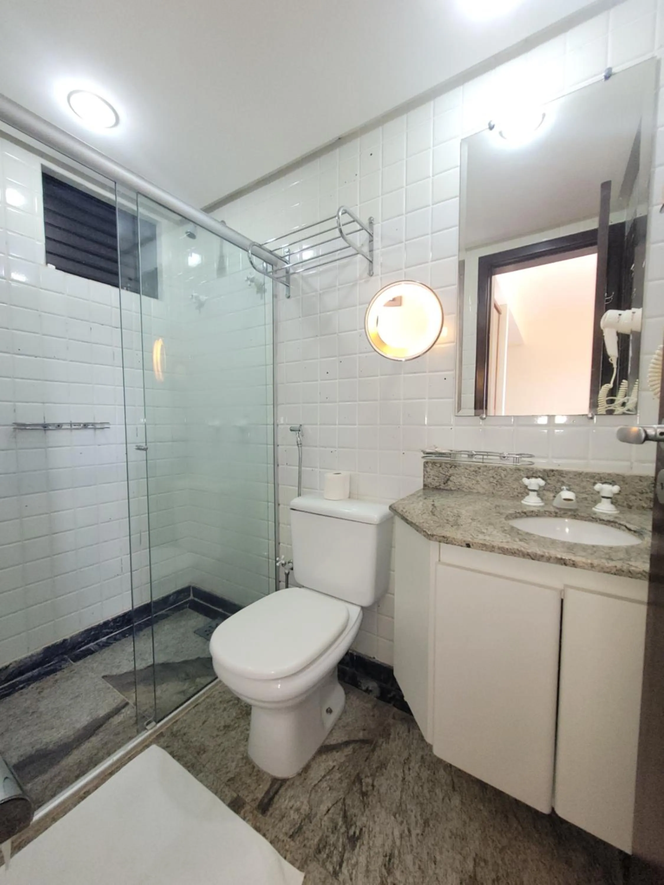 Shower in LAKE SIDE - VISTA DO LAGO