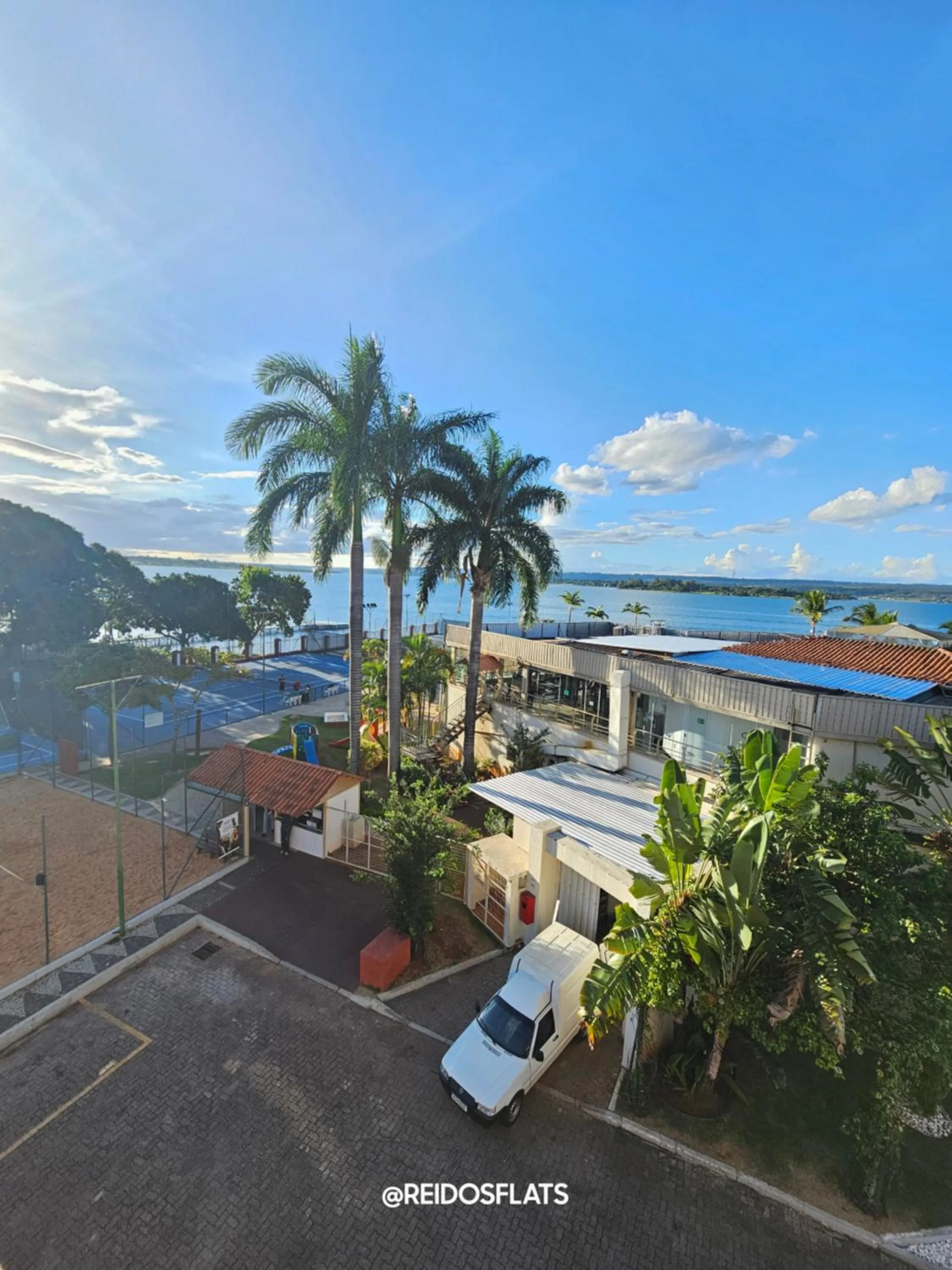 LAKE SIDE - VISTA DO LAGO