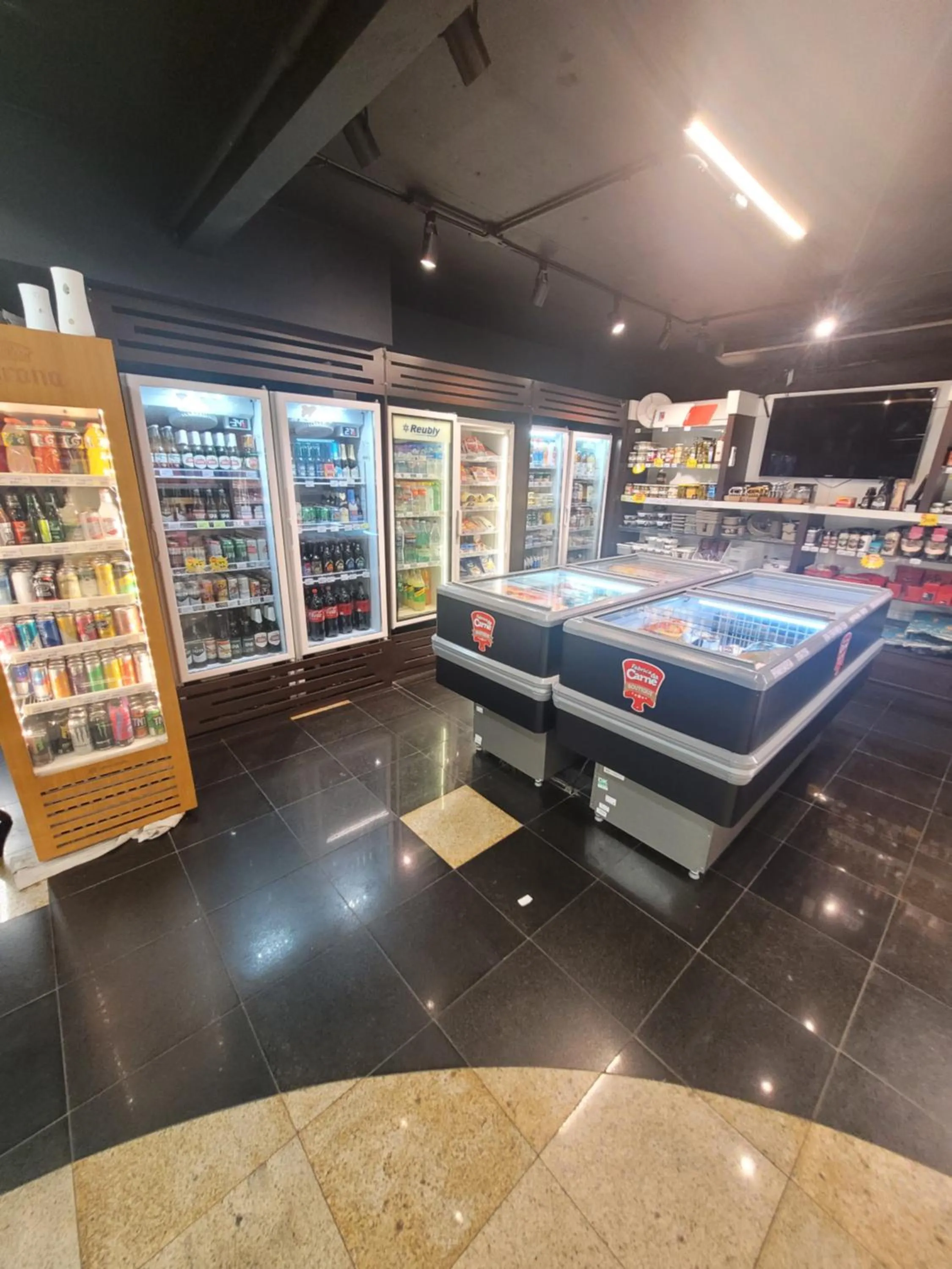 Supermarket/grocery shop in LAKE SIDE - VISTA DO LAGO