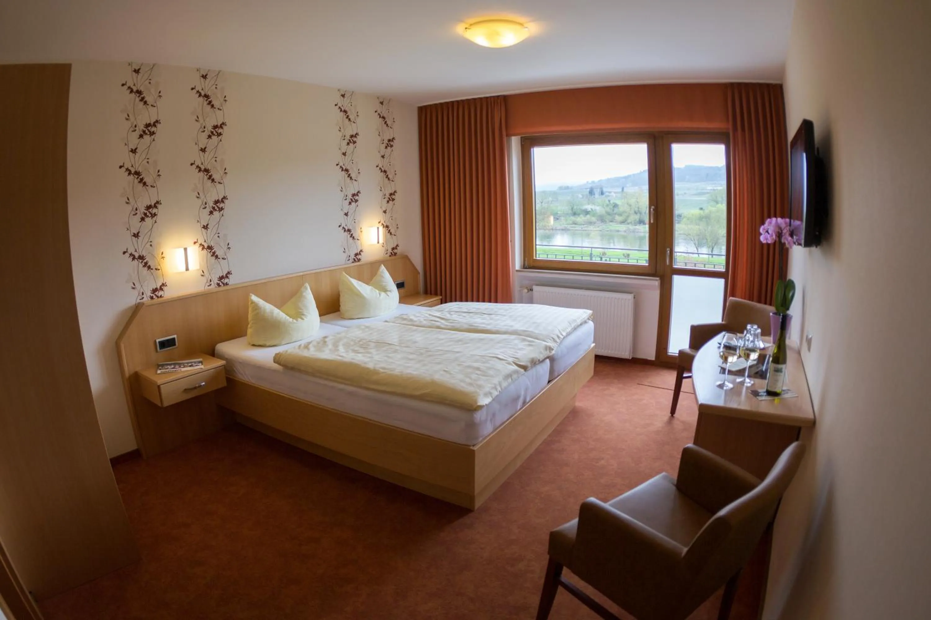 Bed in Hotel Zehnthof