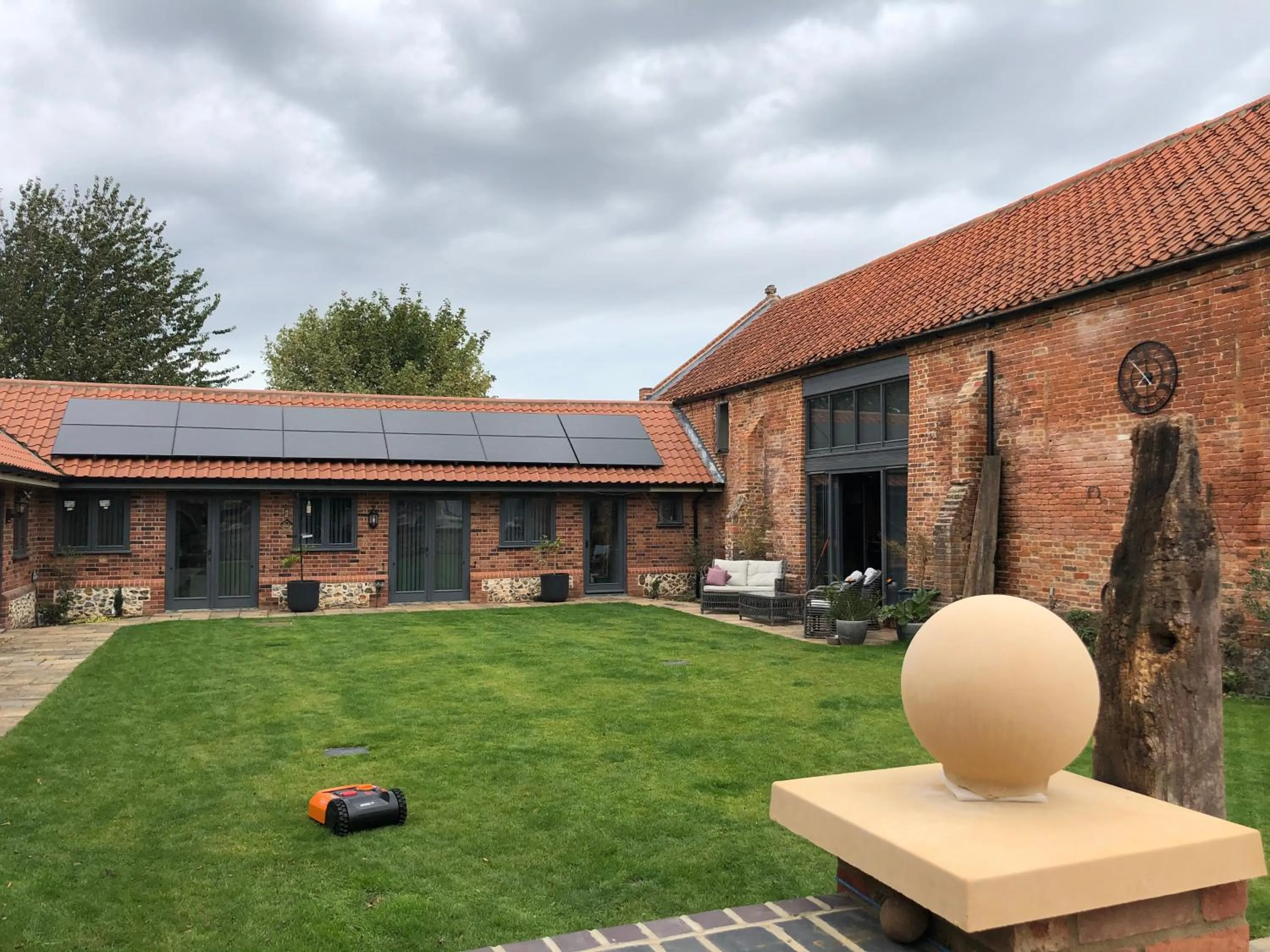 Property building in Bumble Barn Bed & Breakfast