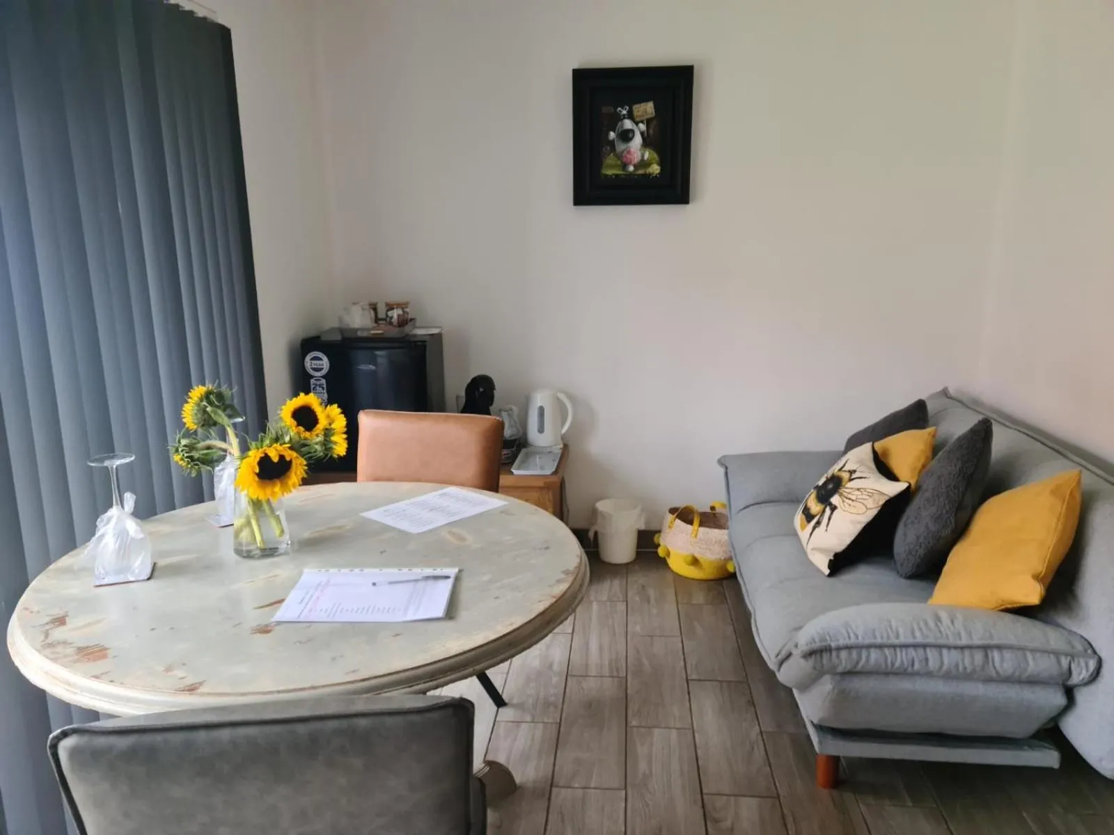 Seating area in Bumble Barn Bed & Breakfast