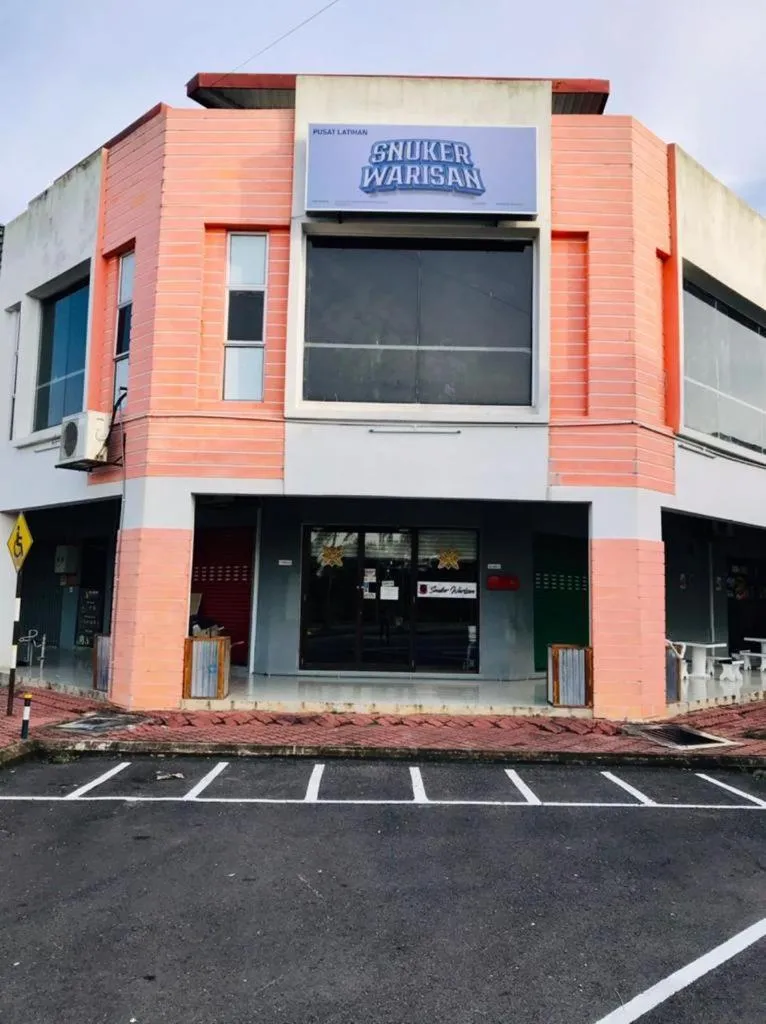 Billiard in Hotel EC Double Star KLIA 1-KLIA 2