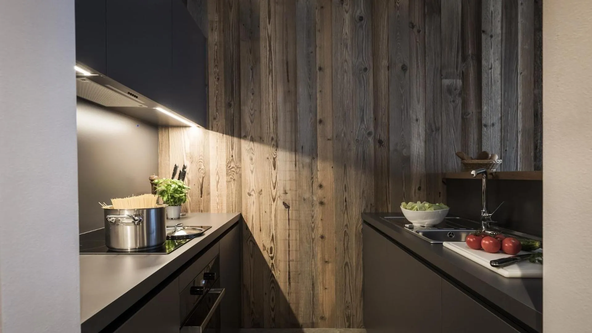 Kitchen or kitchenette in Aparthotel Gamz