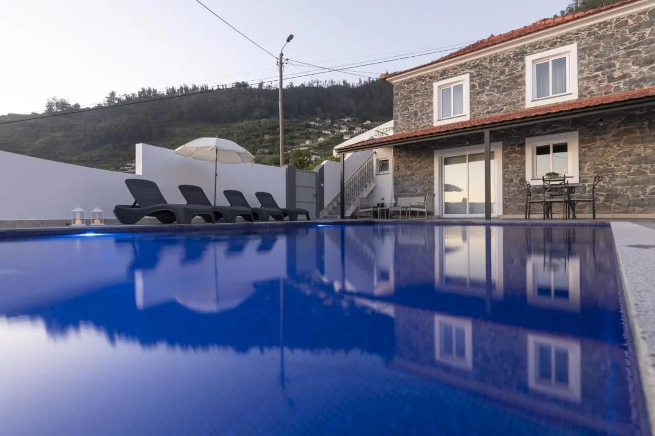 Property building in Stay in our cozy and wonderful Casa da Rosinha