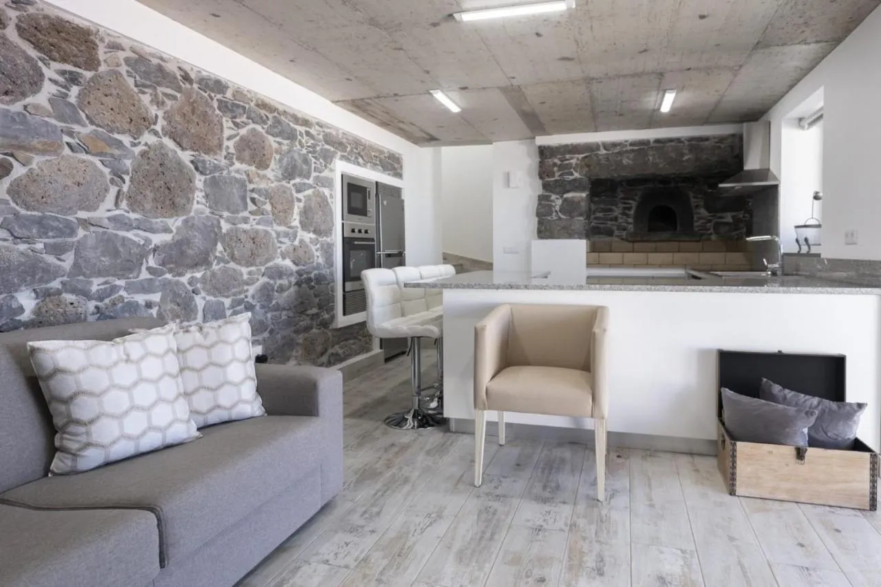 Stay in our cozy and wonderful Casa da Rosinha